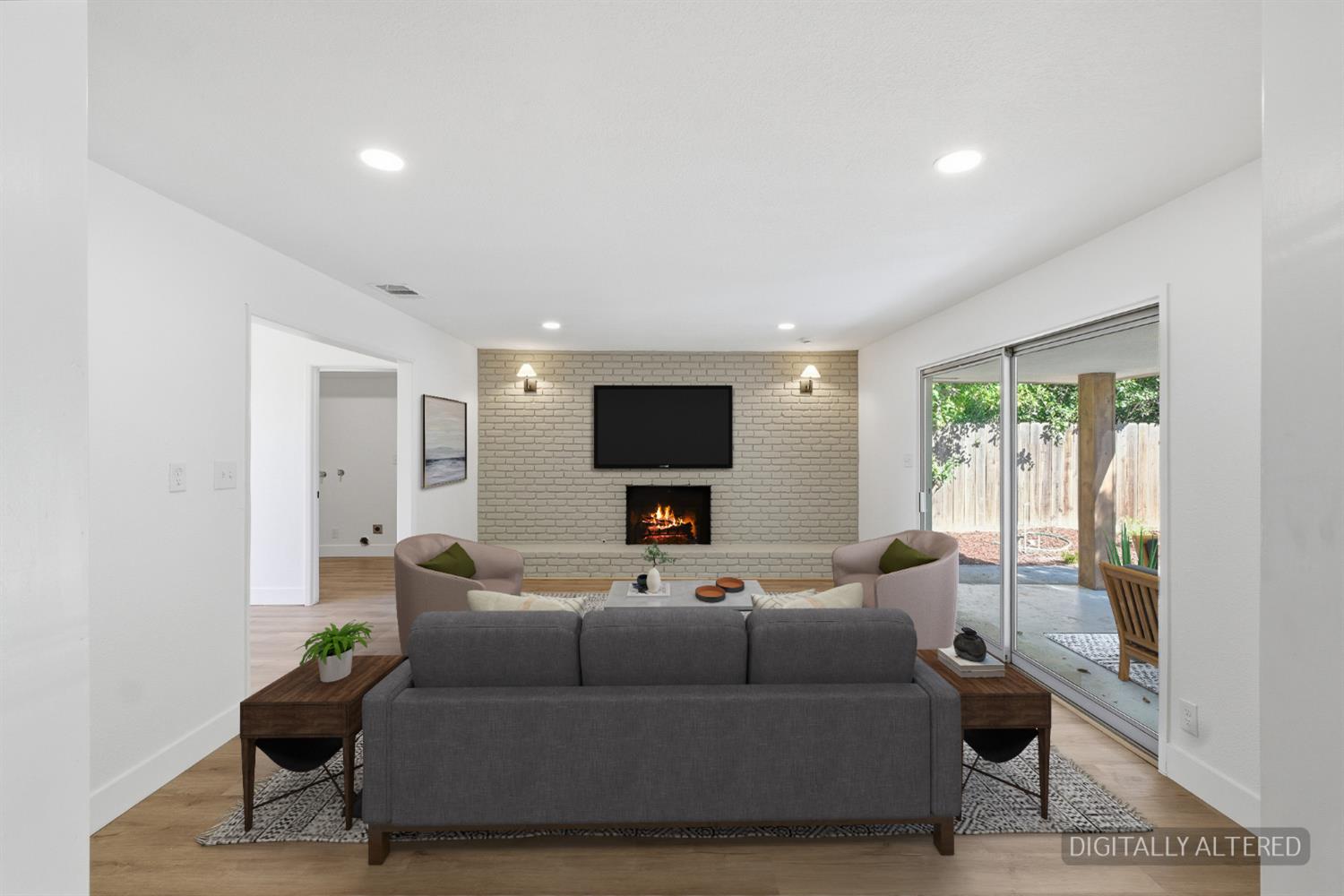 1295 E Almendra Dr, Fresno, CA 93710