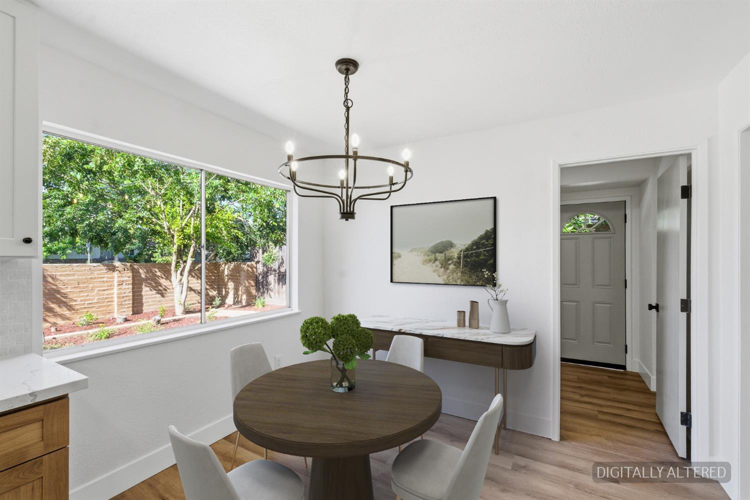 1295 E Almendra Dr, Fresno, CA 93710