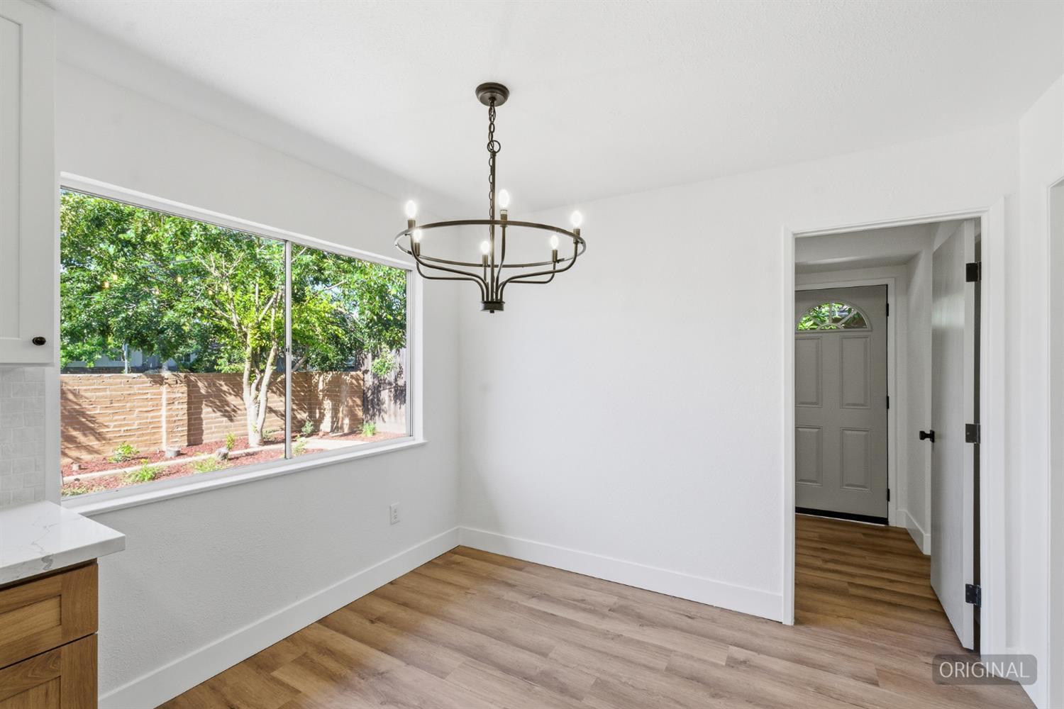 1295 E Almendra Dr, Fresno, CA 93710