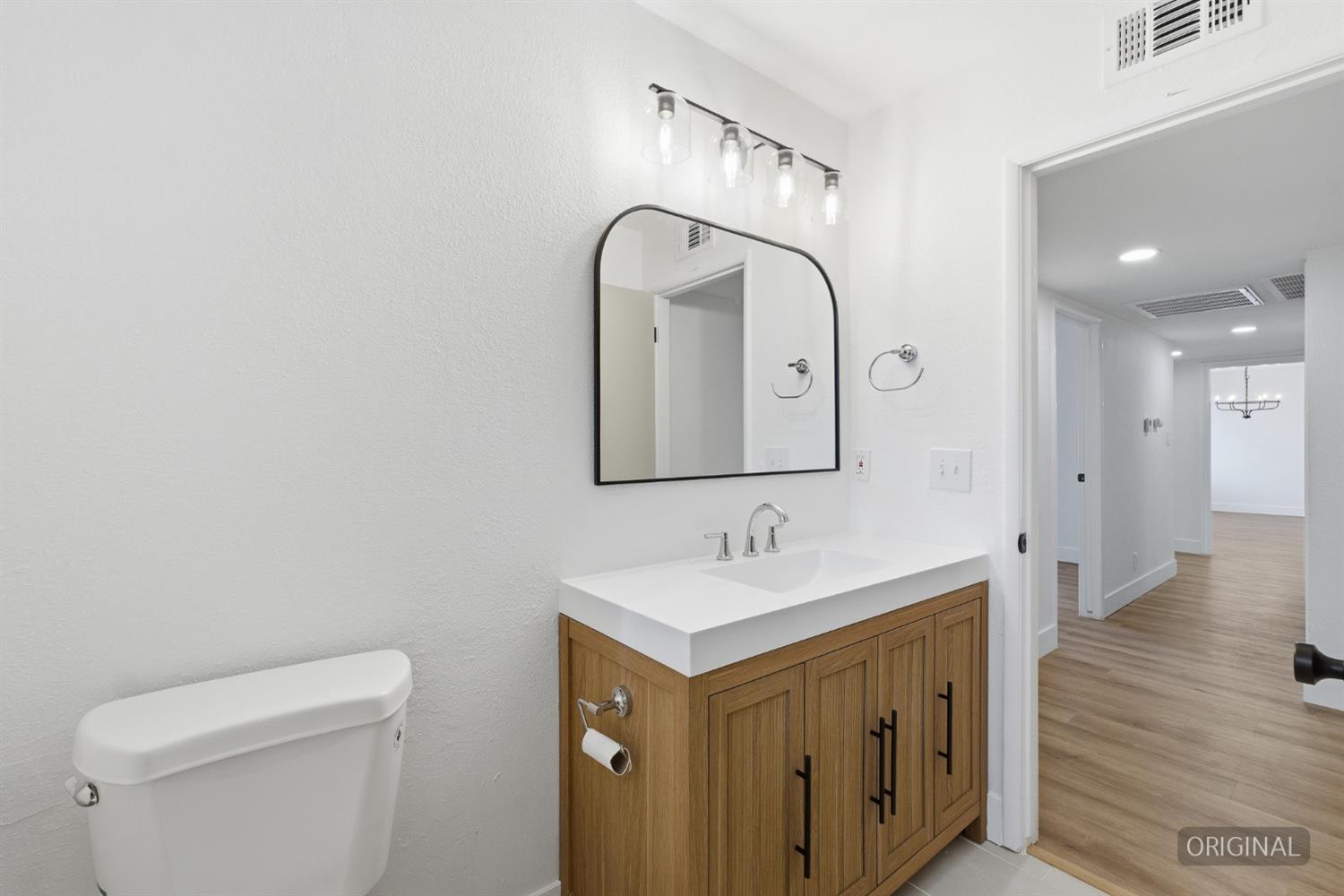 1295 E Almendra Dr, Fresno, CA 93710