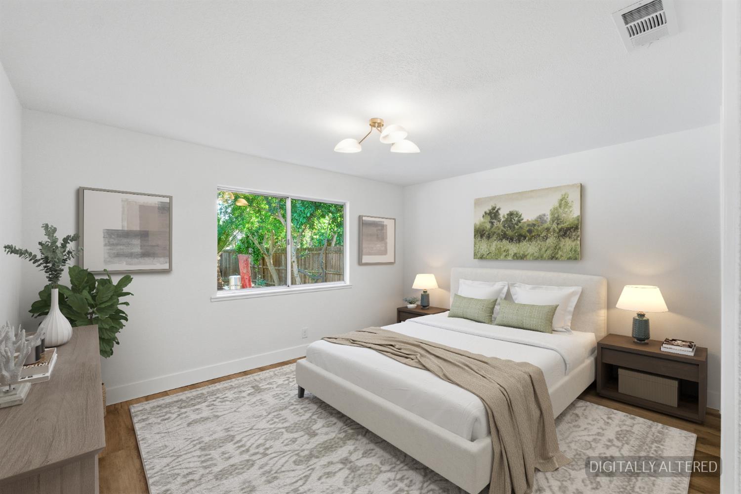 1295 E Almendra Dr, Fresno, CA 93710