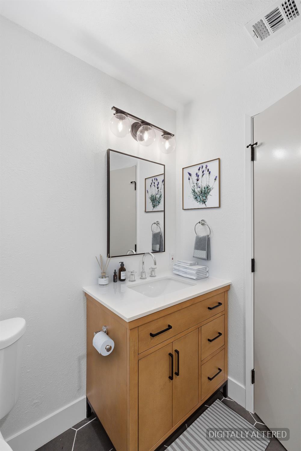 1295 E Almendra Dr, Fresno, CA 93710