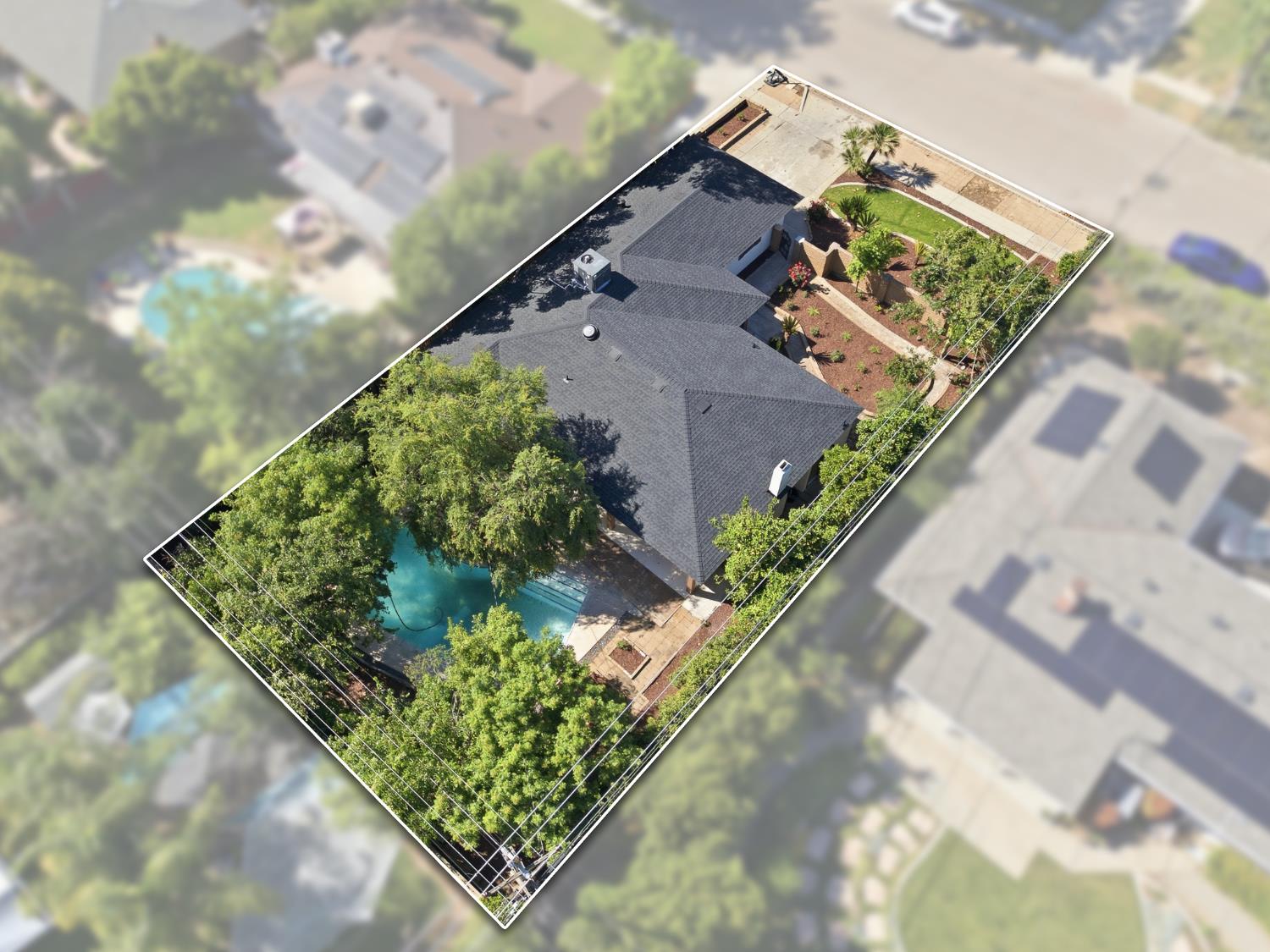 1295 E Almendra Dr, Fresno, CA 93710