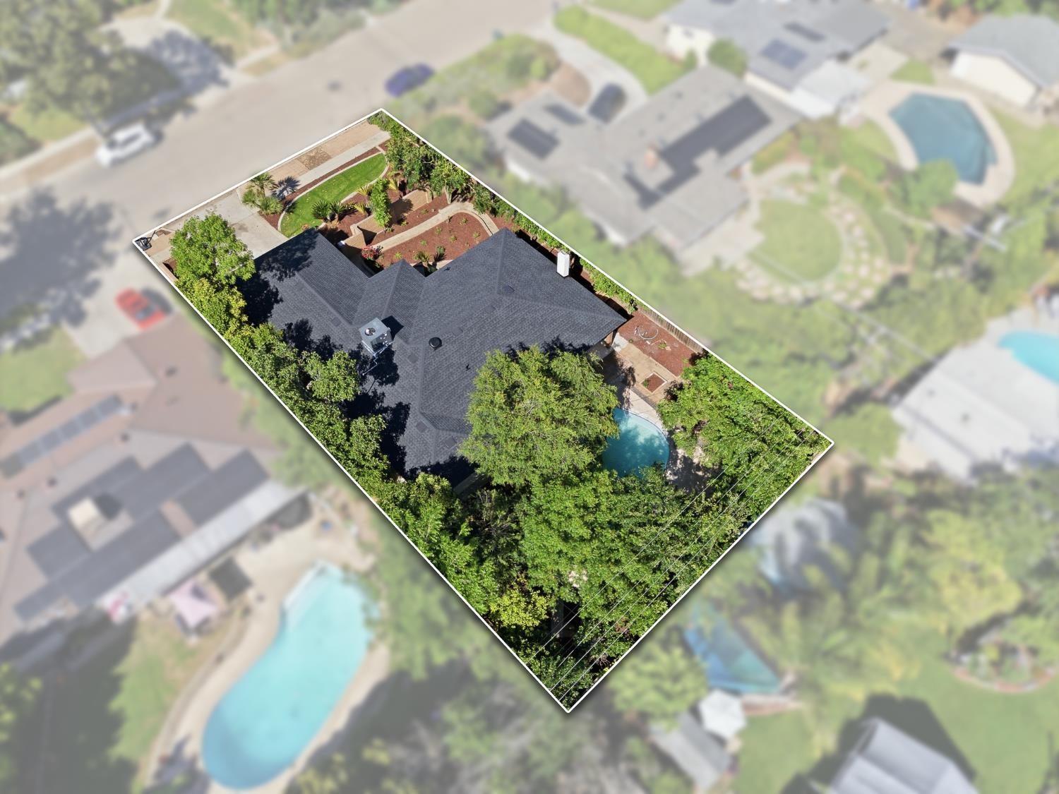 1295 E Almendra Dr, Fresno, CA 93710