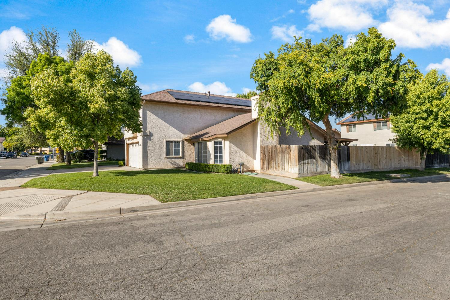 3392 N Forestiere Ave, Fresno, CA 93722