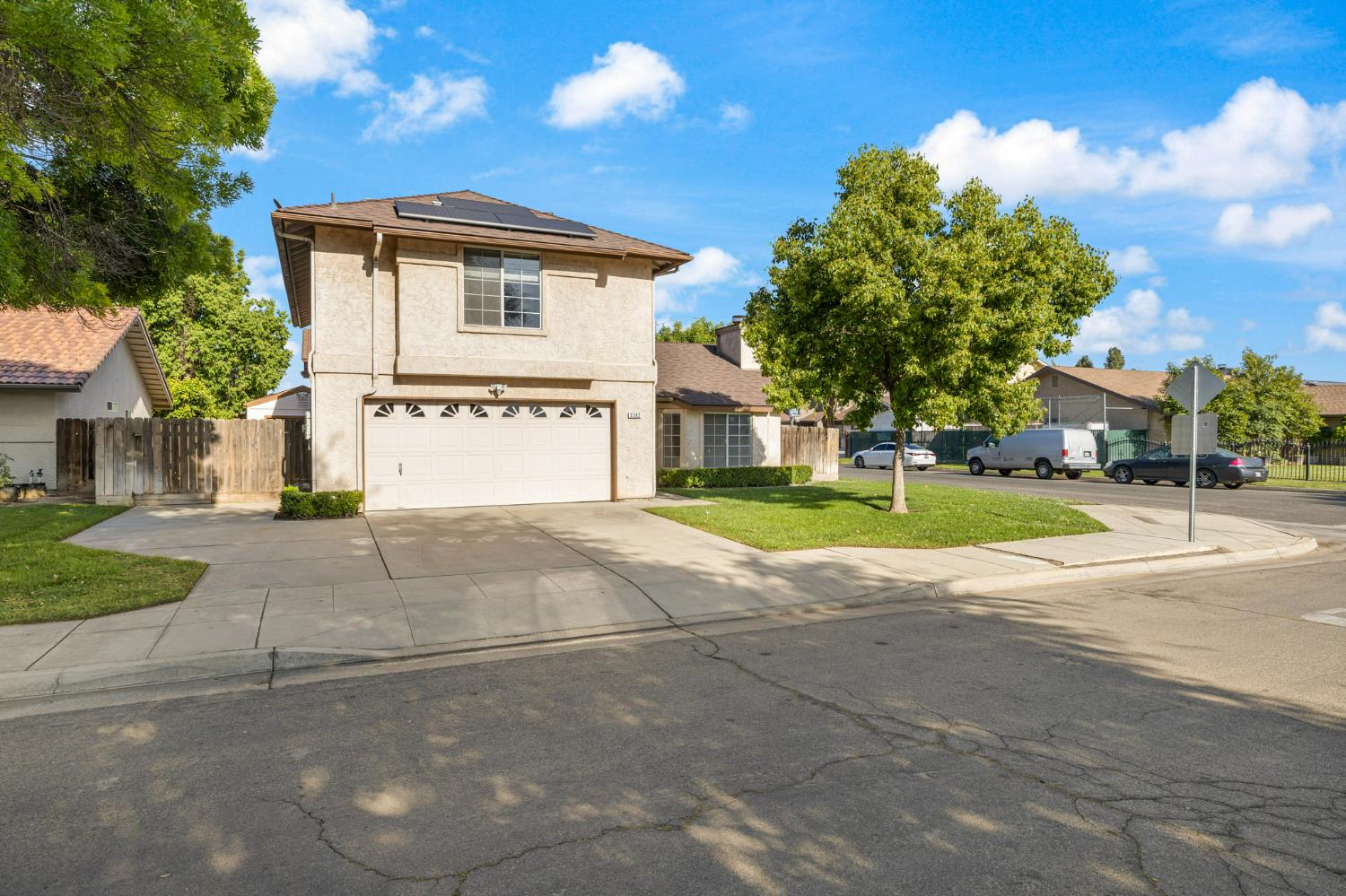 3392 N Forestiere Ave, Fresno, CA 93722