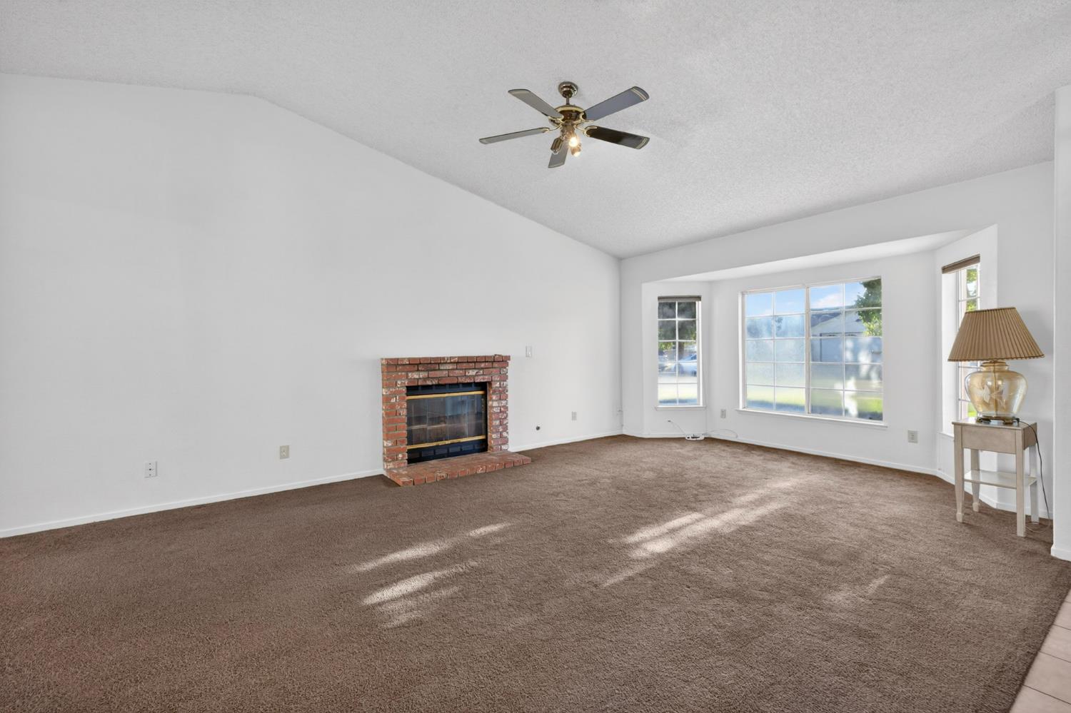 3392 N Forestiere Ave, Fresno, CA 93722