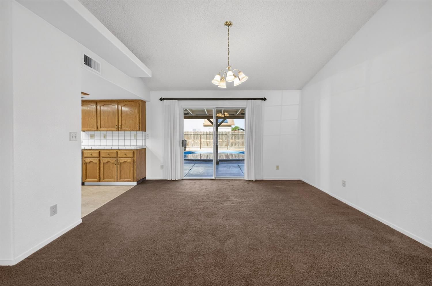 3392 N Forestiere Ave, Fresno, CA 93722