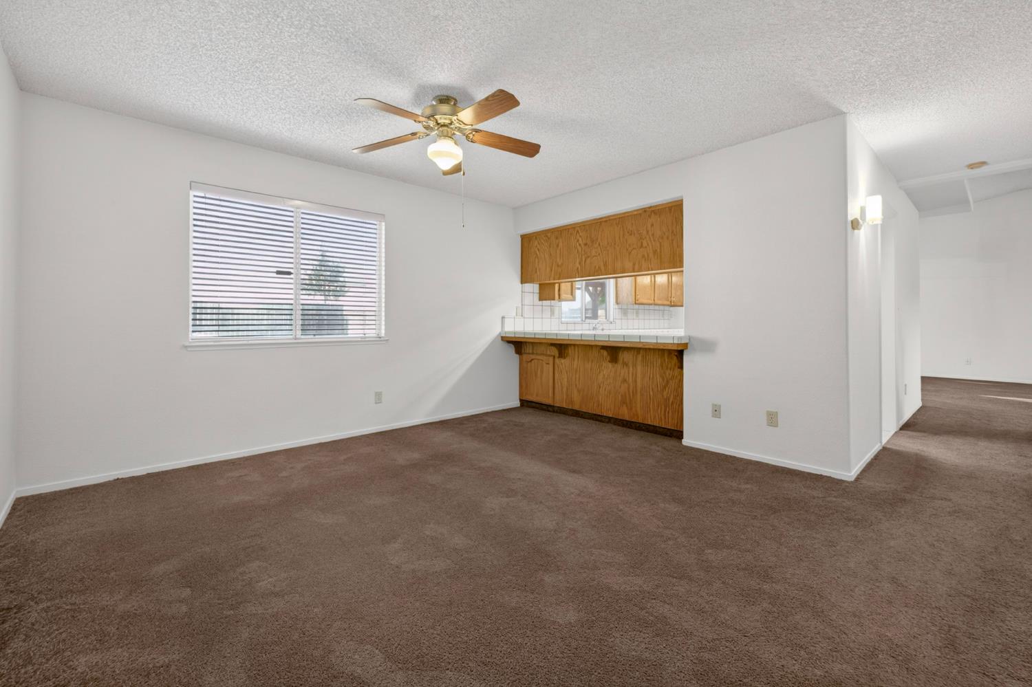 3392 N Forestiere Ave, Fresno, CA 93722