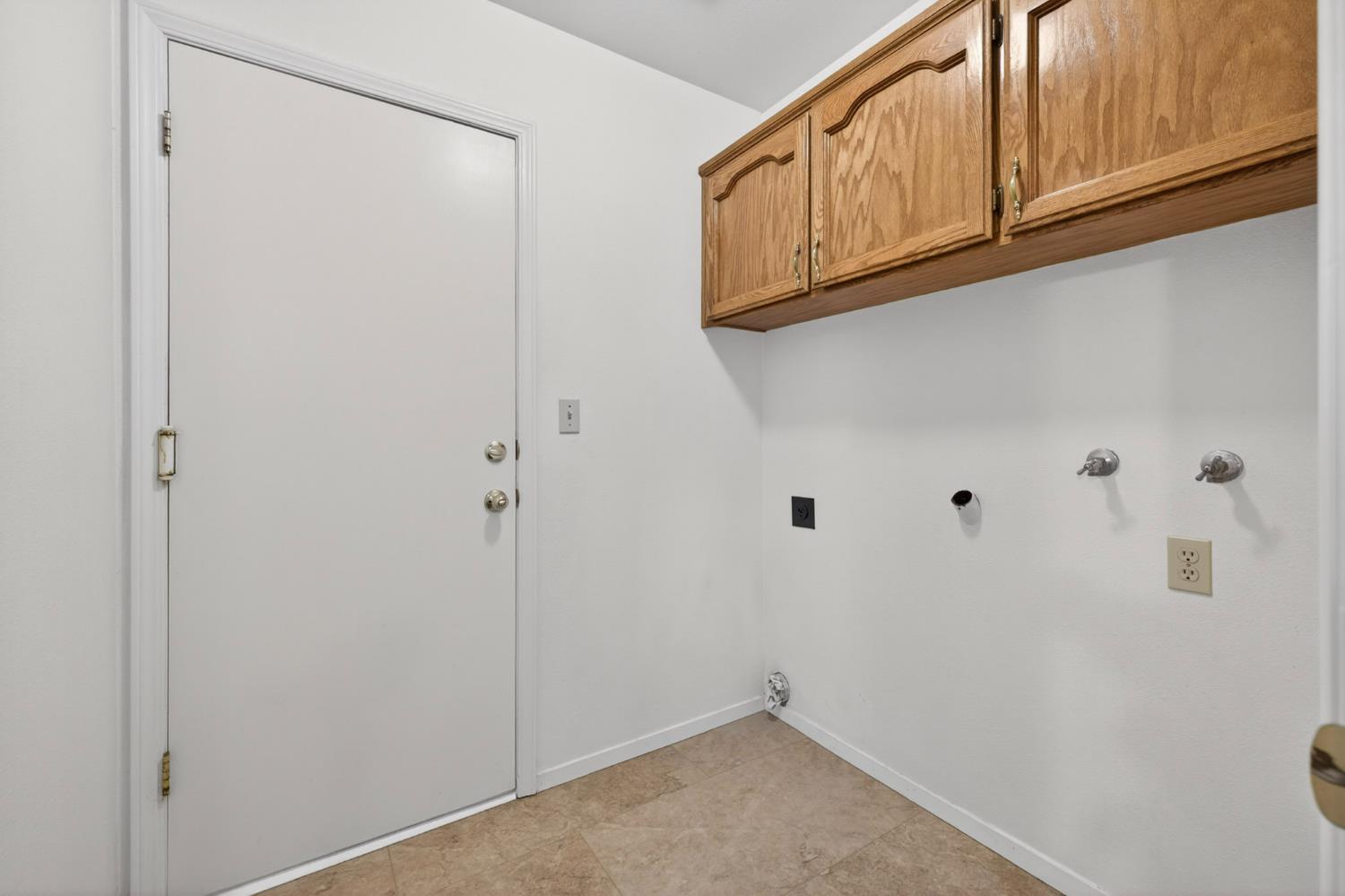 3392 N Forestiere Ave, Fresno, CA 93722