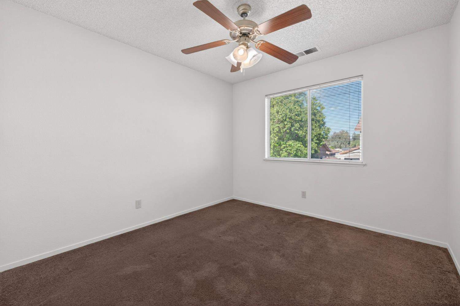 3392 N Forestiere Ave, Fresno, CA 93722