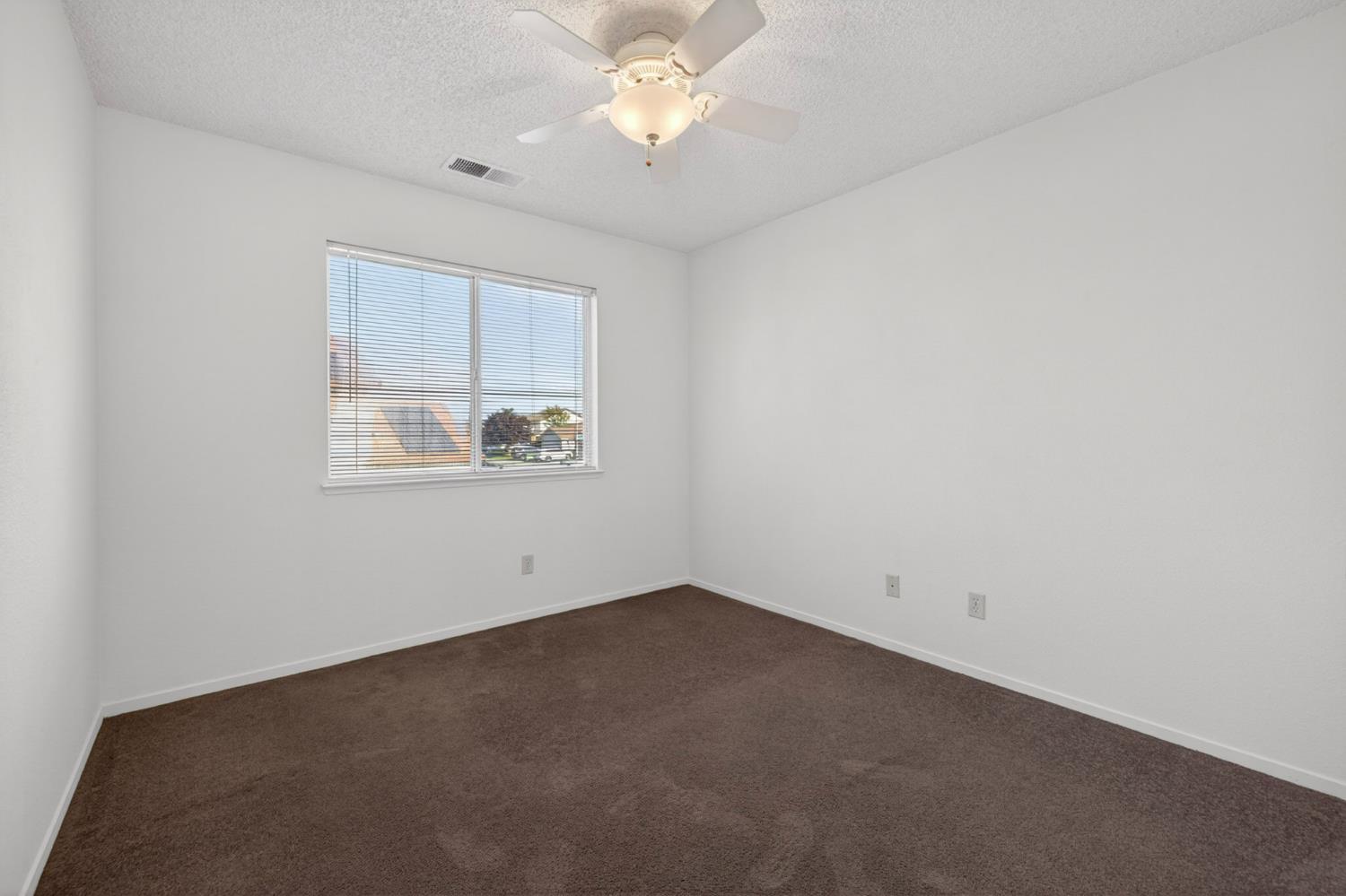 3392 N Forestiere Ave, Fresno, CA 93722