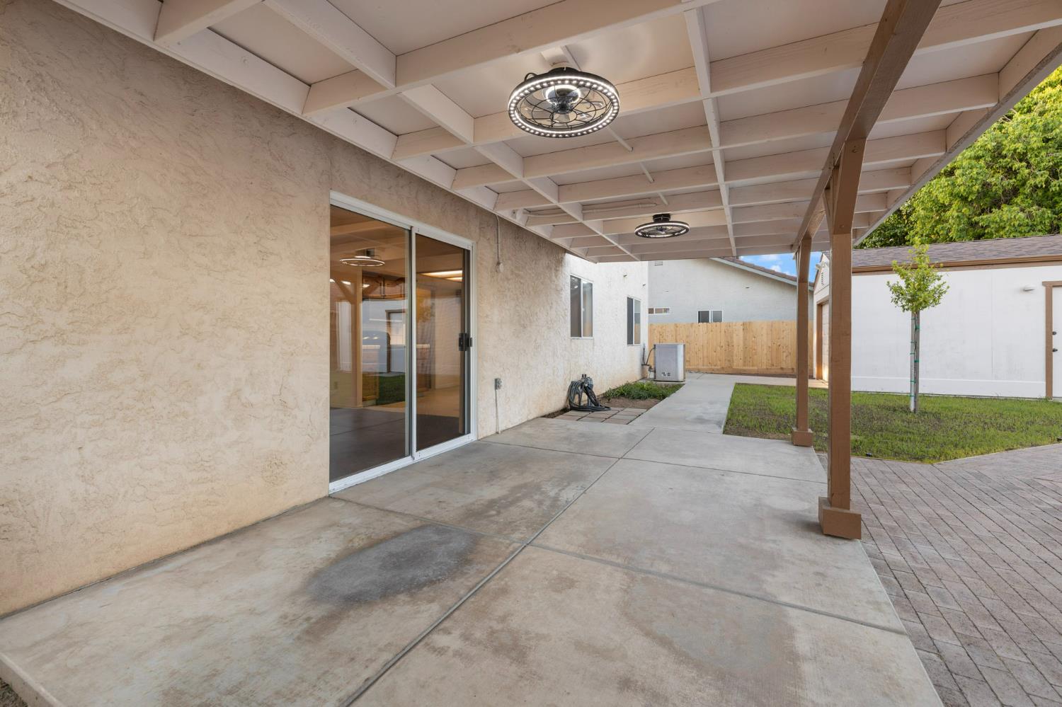 3392 N Forestiere Ave, Fresno, CA 93722