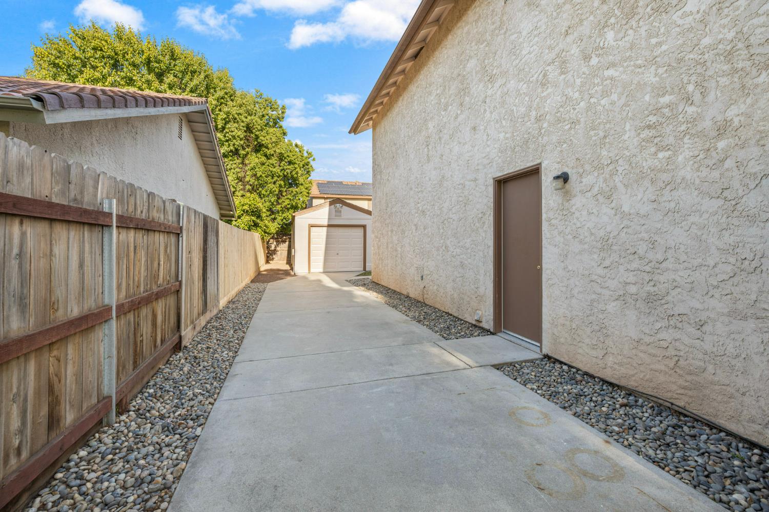 3392 N Forestiere Ave, Fresno, CA 93722