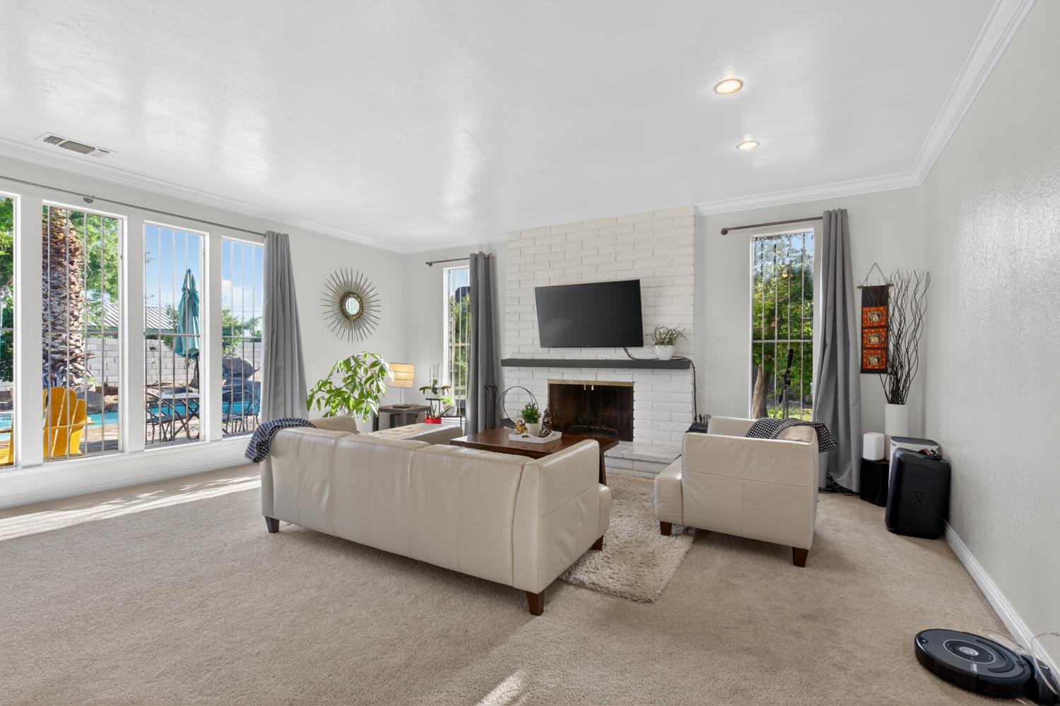 1923 S Fairway, Fresno, CA 93727