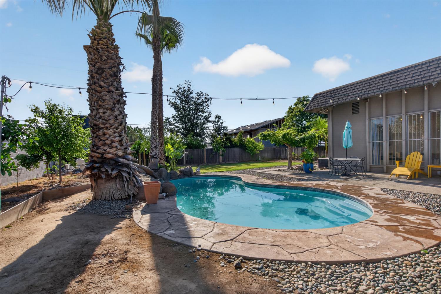 1923 S Fairway, Fresno, CA 93727