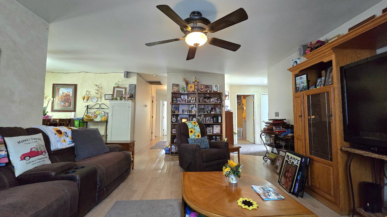 1322 W Pamela Ln, Dinuba, CA 93618