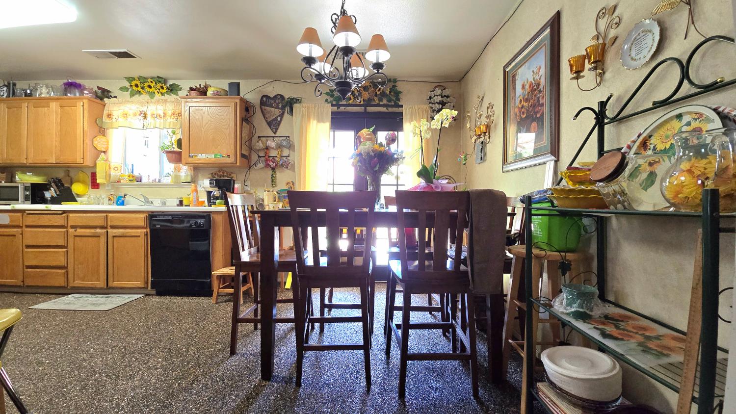 1322 W Pamela Ln, Dinuba, CA 93618