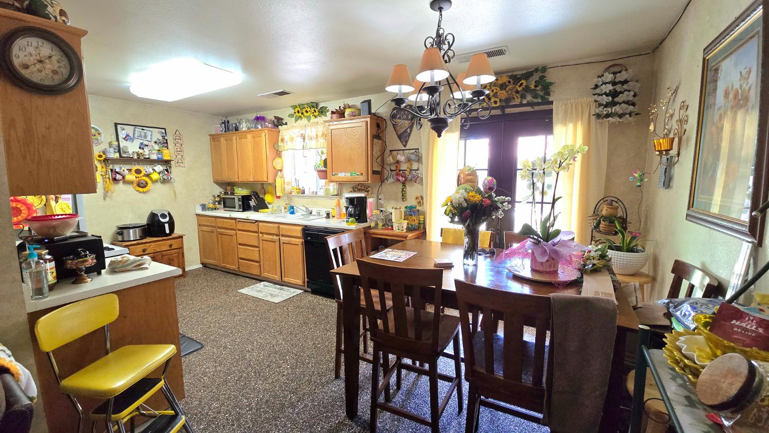 1322 W Pamela Ln, Dinuba, CA 93618