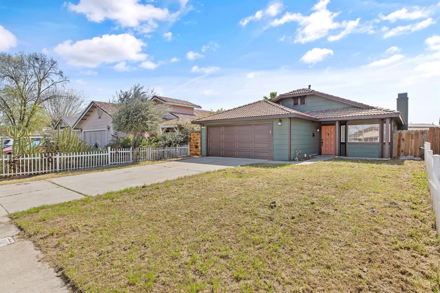 1171 State St, Hanford, CA 93230