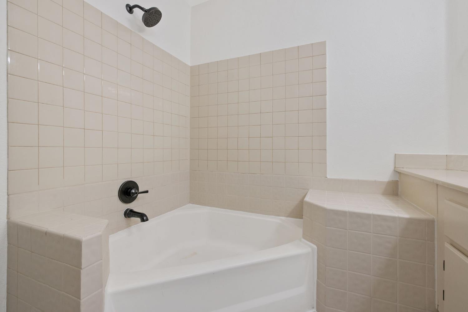 1171 State St, Hanford, CA 93230