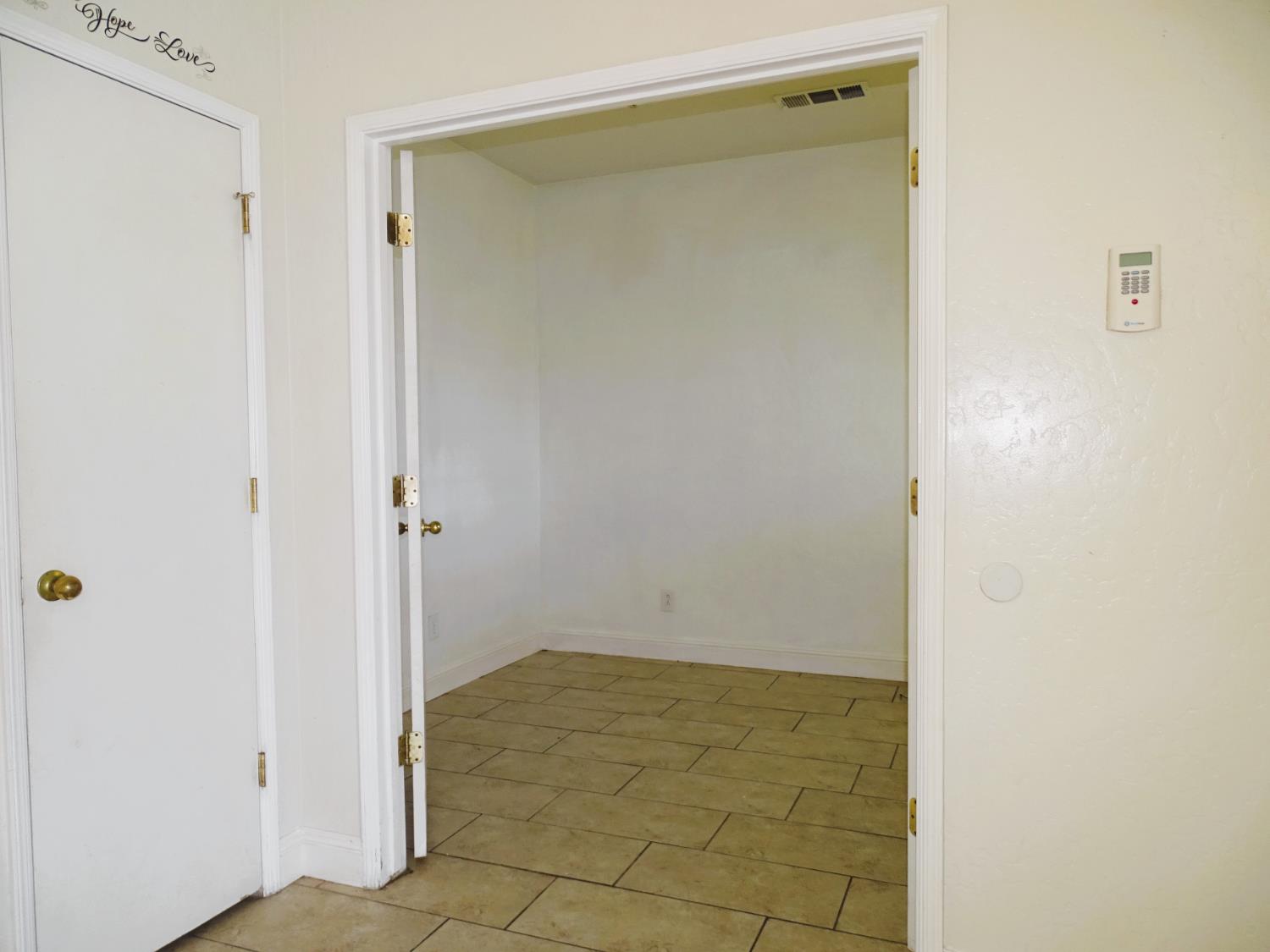 1325 S Bailey, Fresno, CA 93727