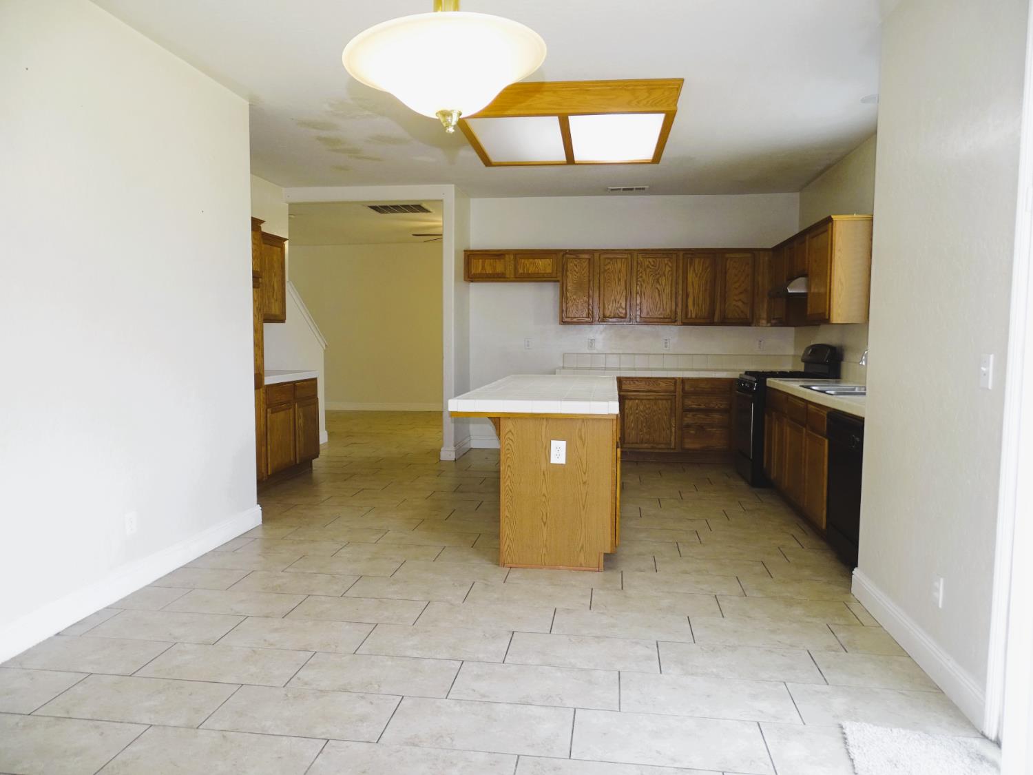 1325 S Bailey, Fresno, CA 93727