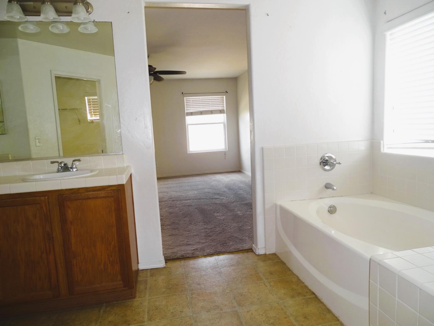 1325 S Bailey, Fresno, CA 93727