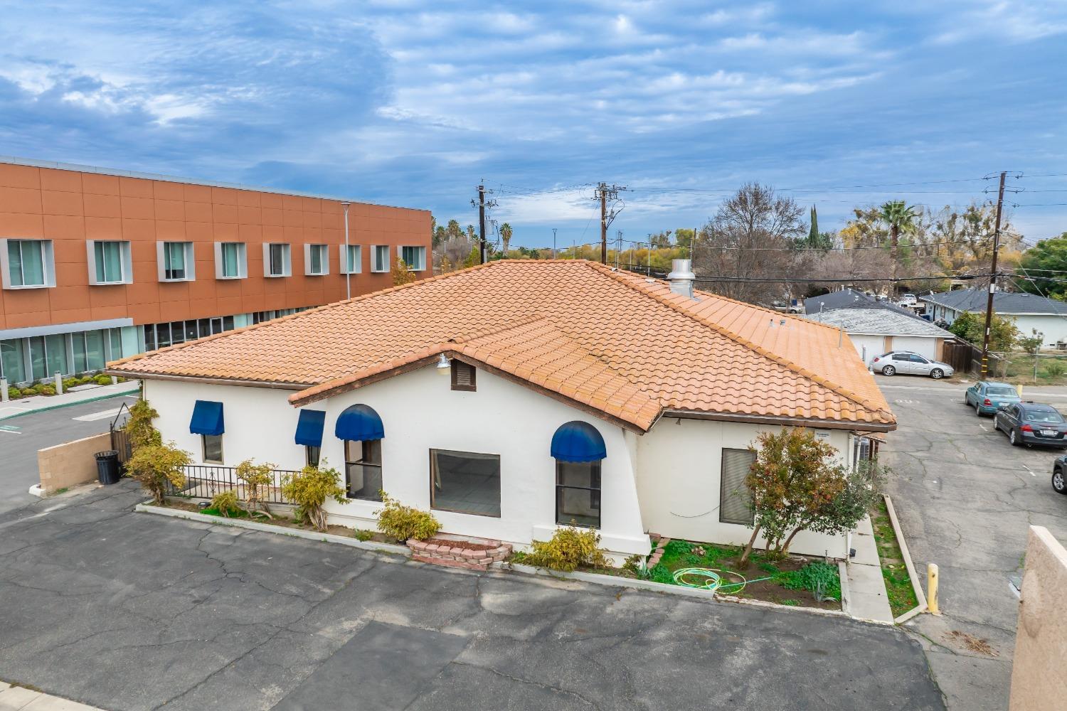 927 O St, Firebaugh, CA 93622