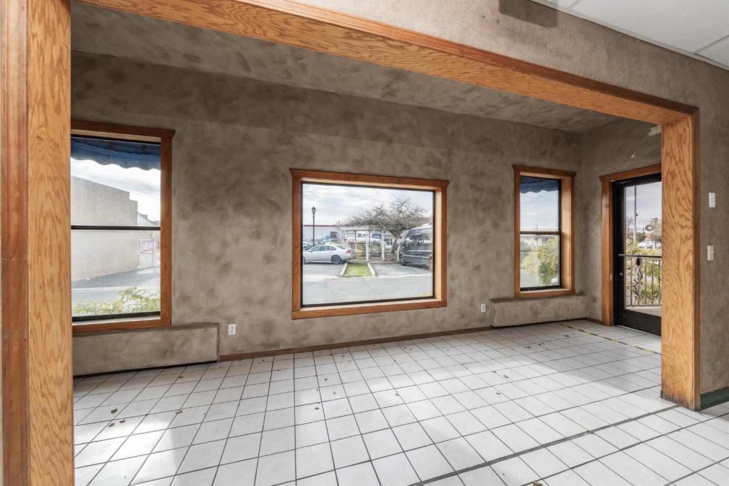 927 O St, Firebaugh, CA 93622