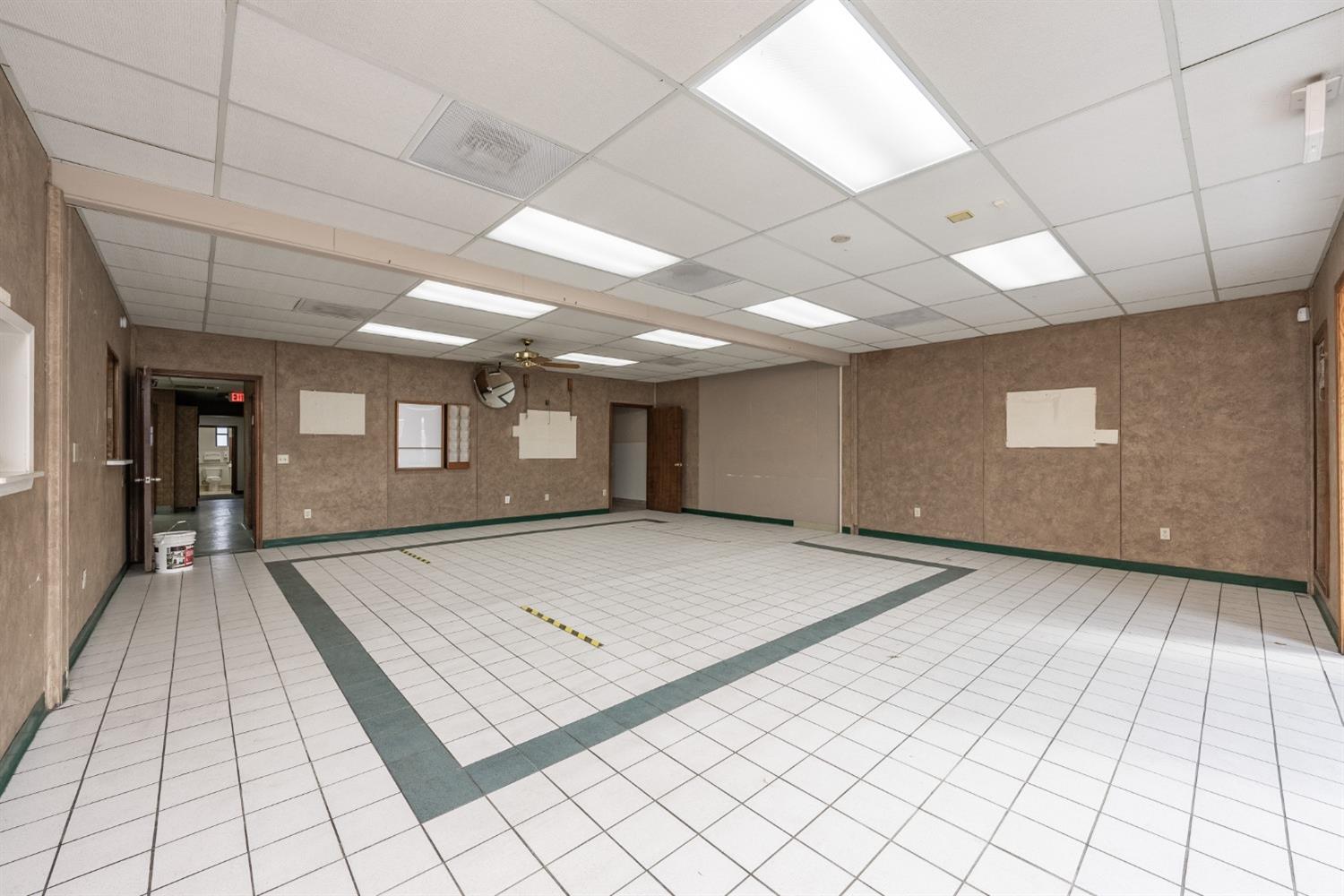 927 O St, Firebaugh, CA 93622