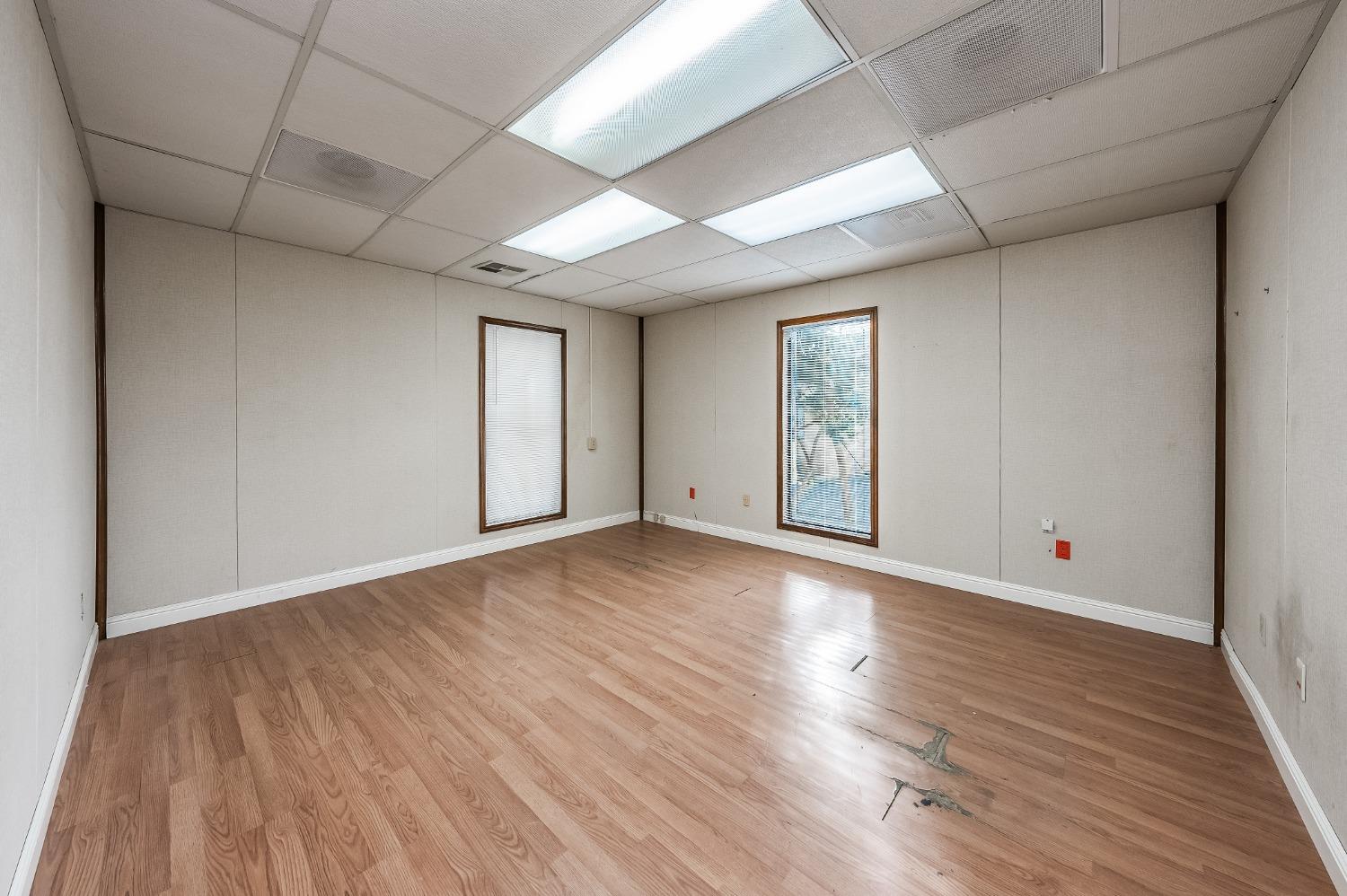 927 O St, Firebaugh, CA 93622