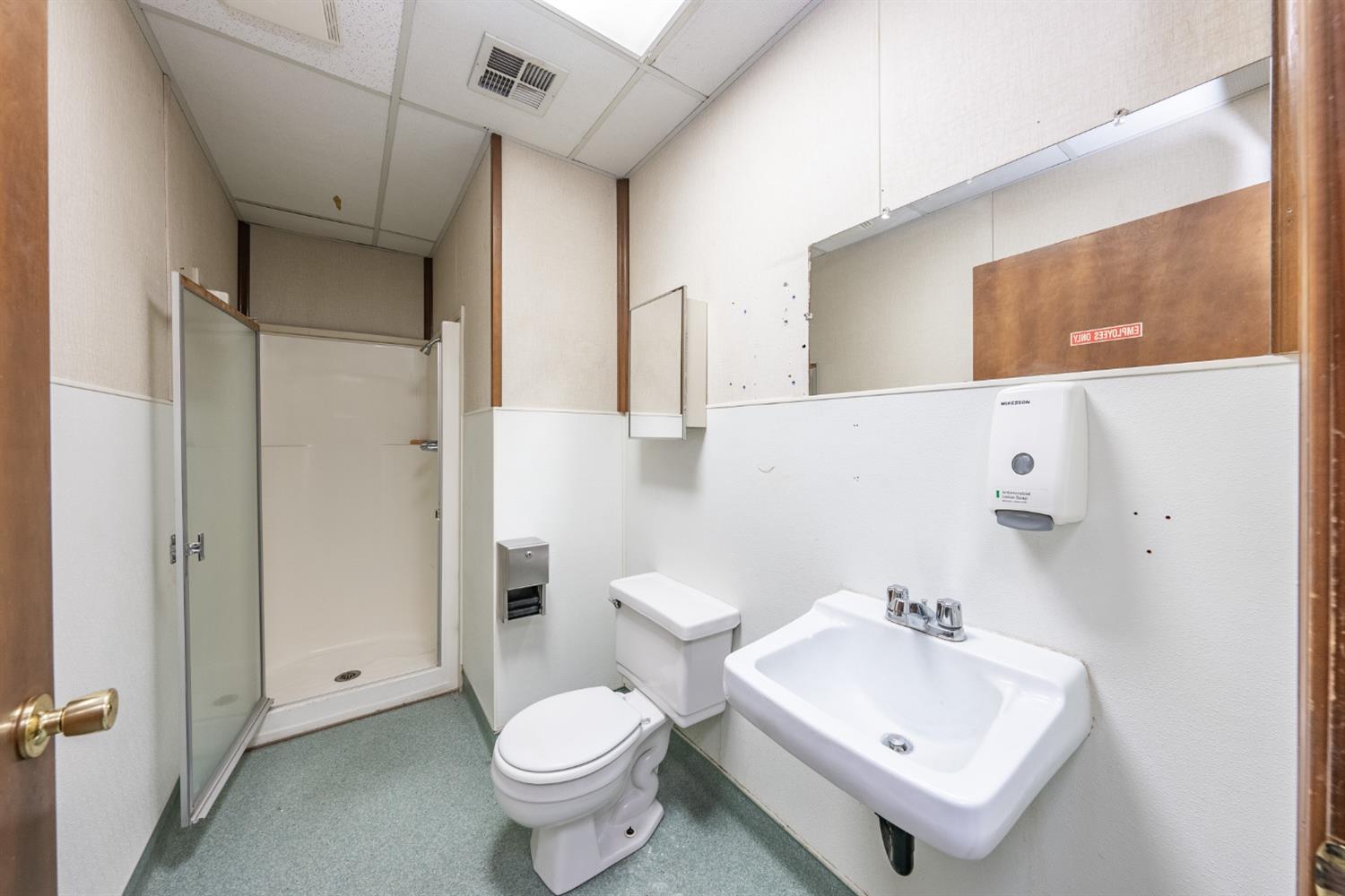 927 O St, Firebaugh, CA 93622