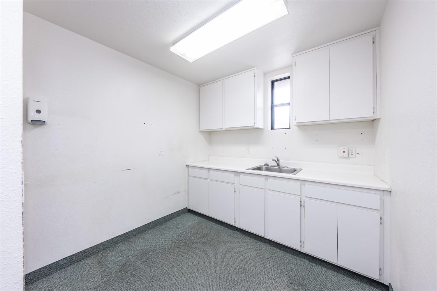 927 O St, Firebaugh, CA 93622