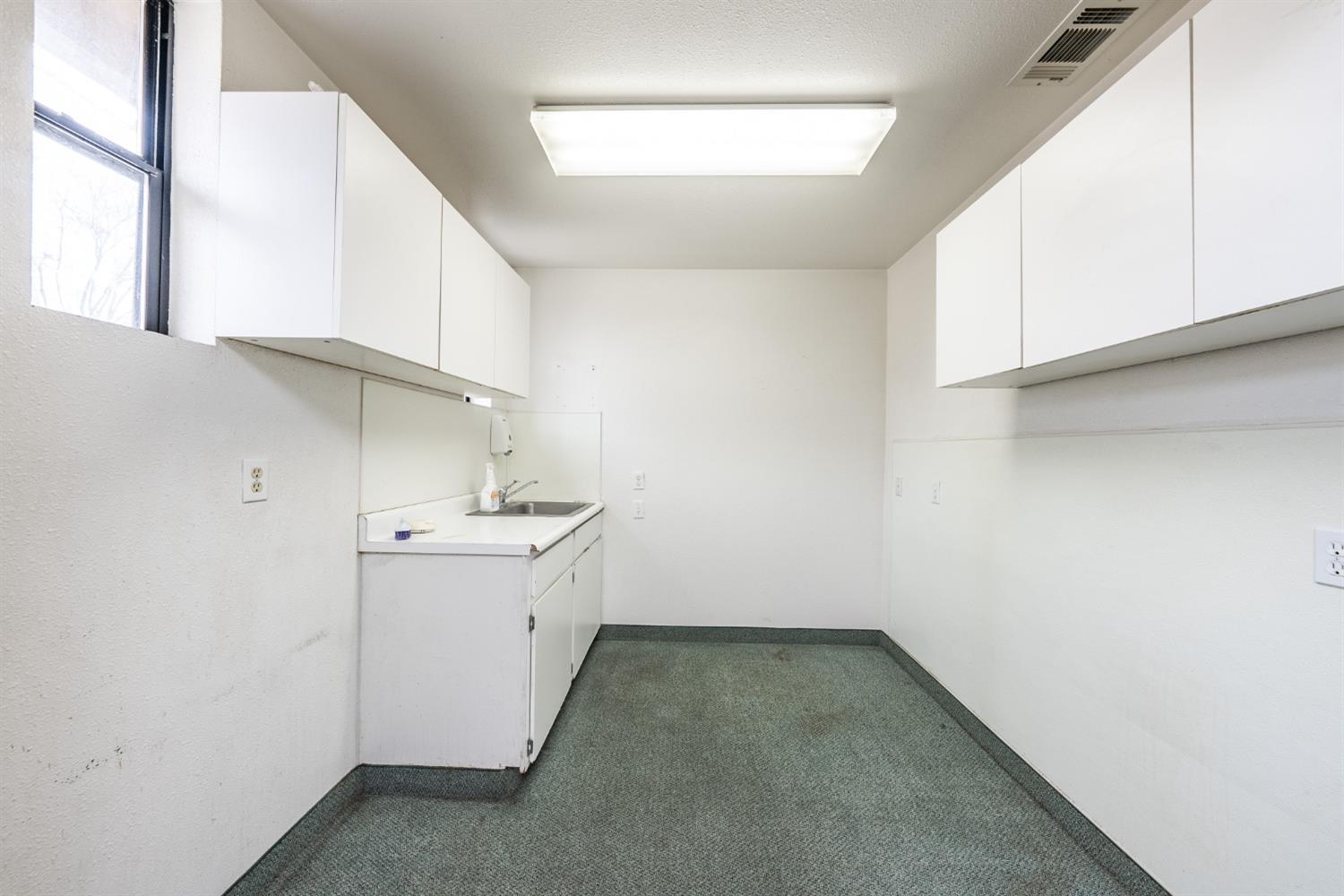 927 O St, Firebaugh, CA 93622