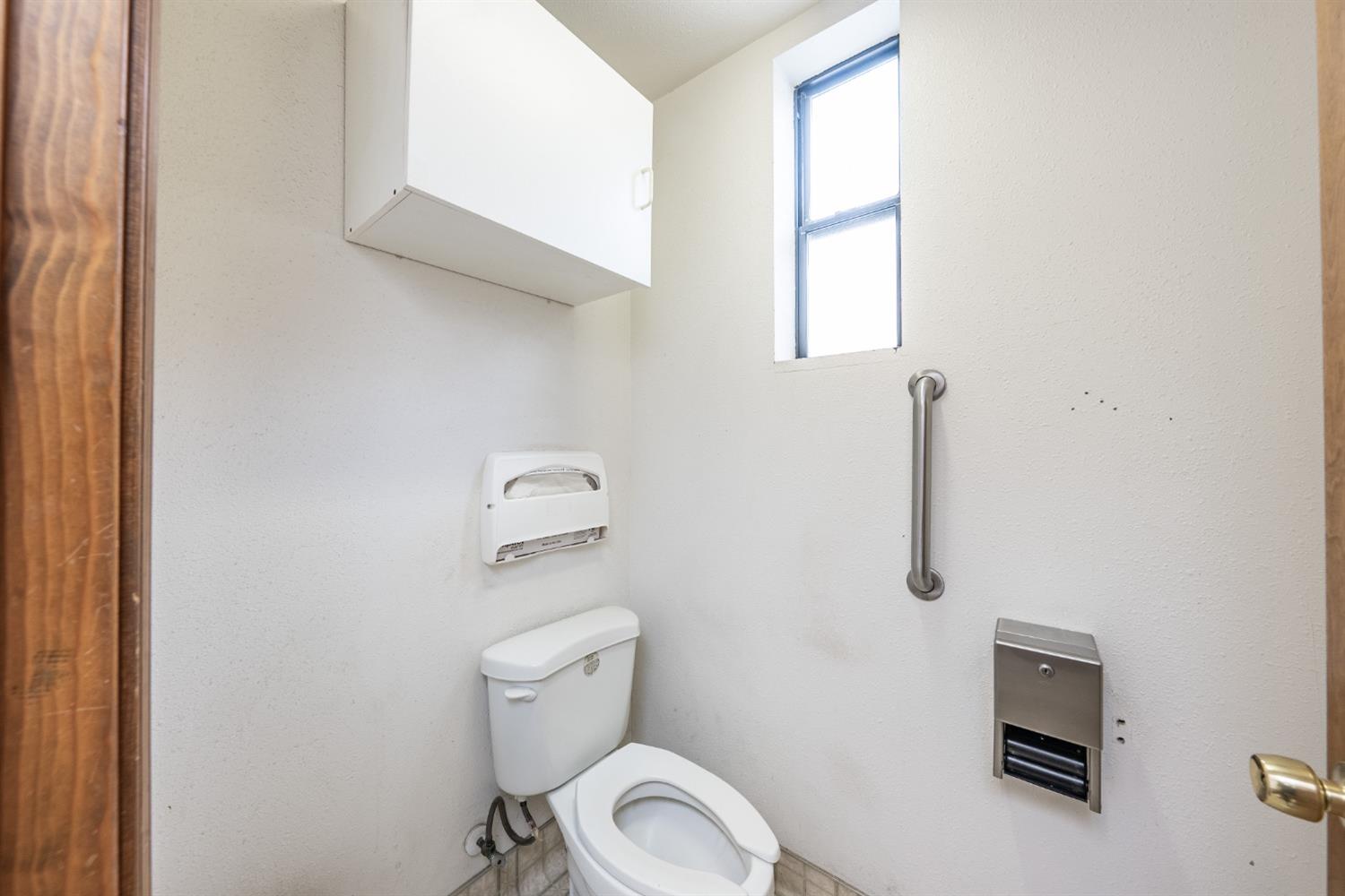 927 O St, Firebaugh, CA 93622