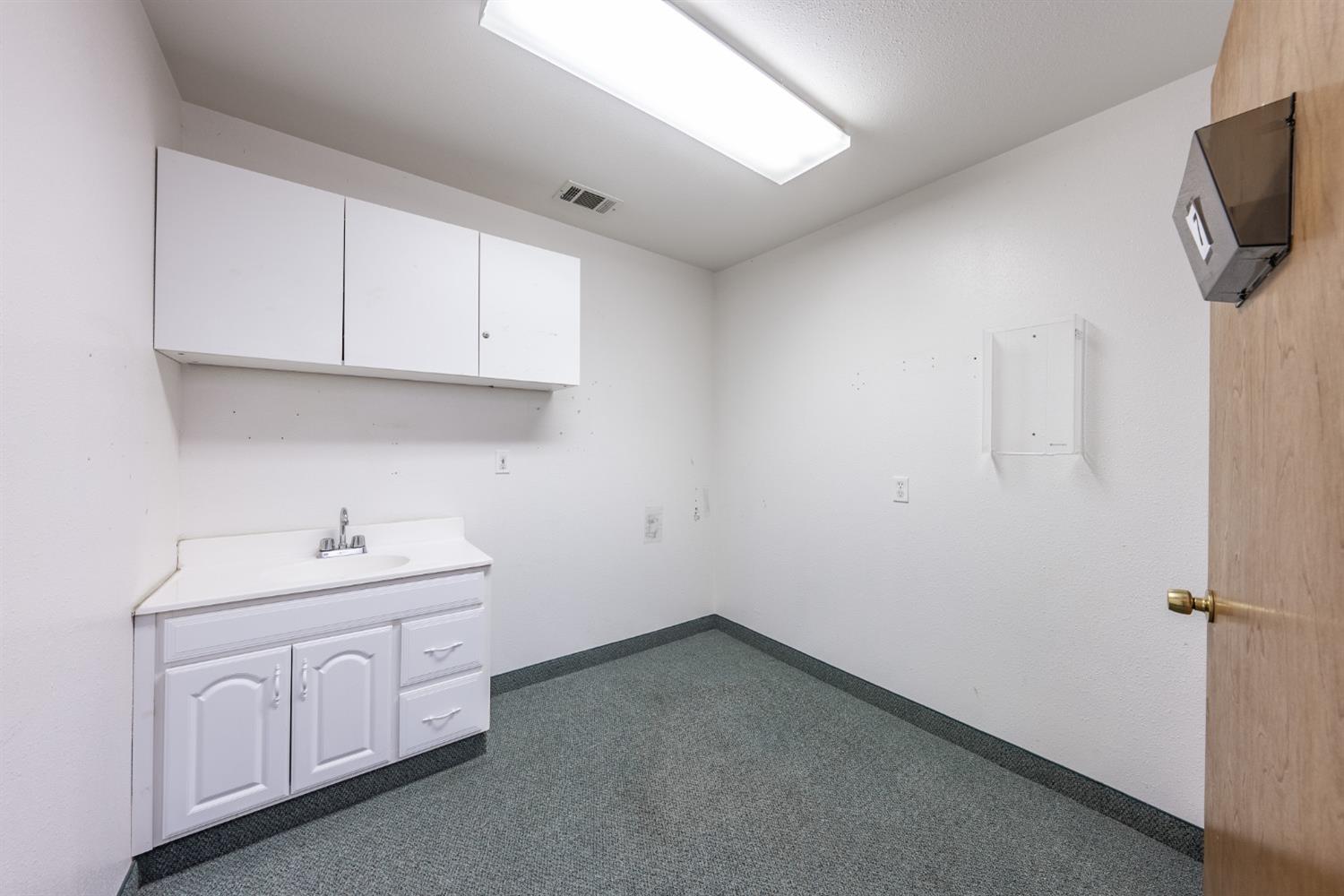 927 O St, Firebaugh, CA 93622