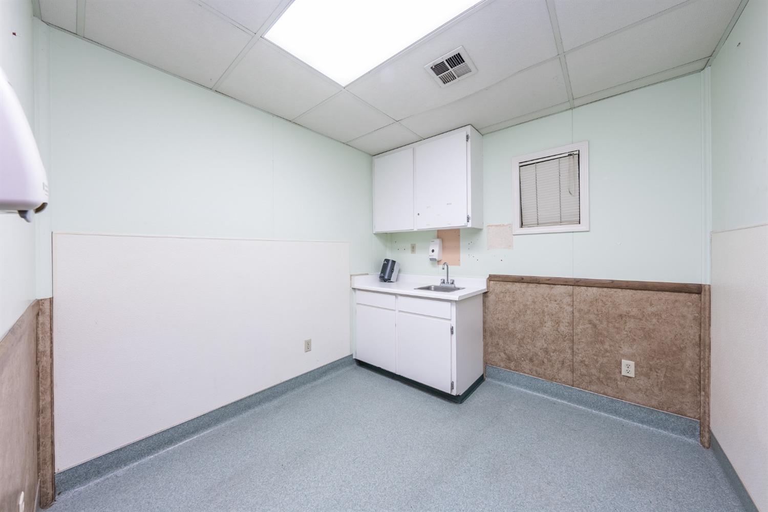 927 O St, Firebaugh, CA 93622