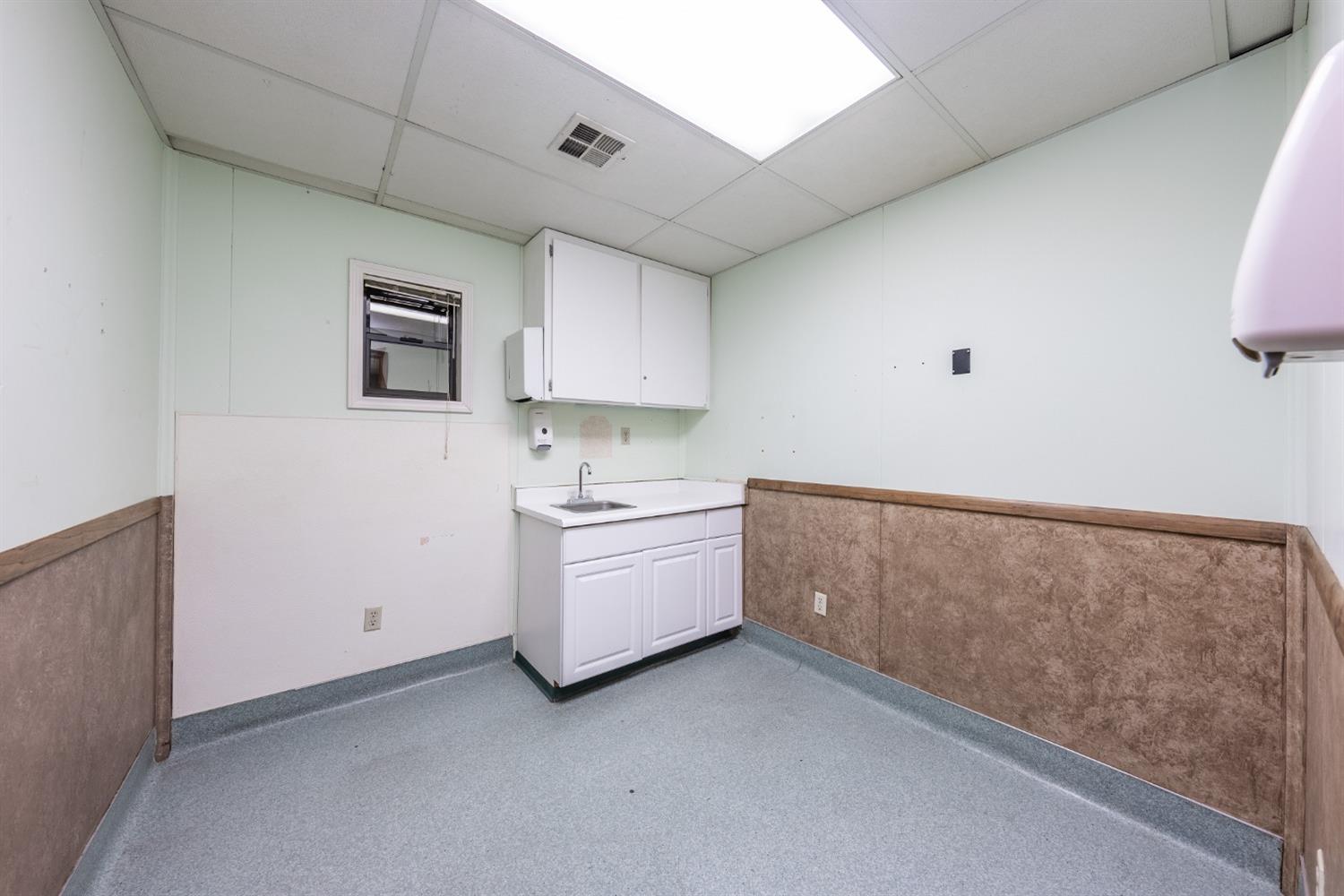 927 O St, Firebaugh, CA 93622