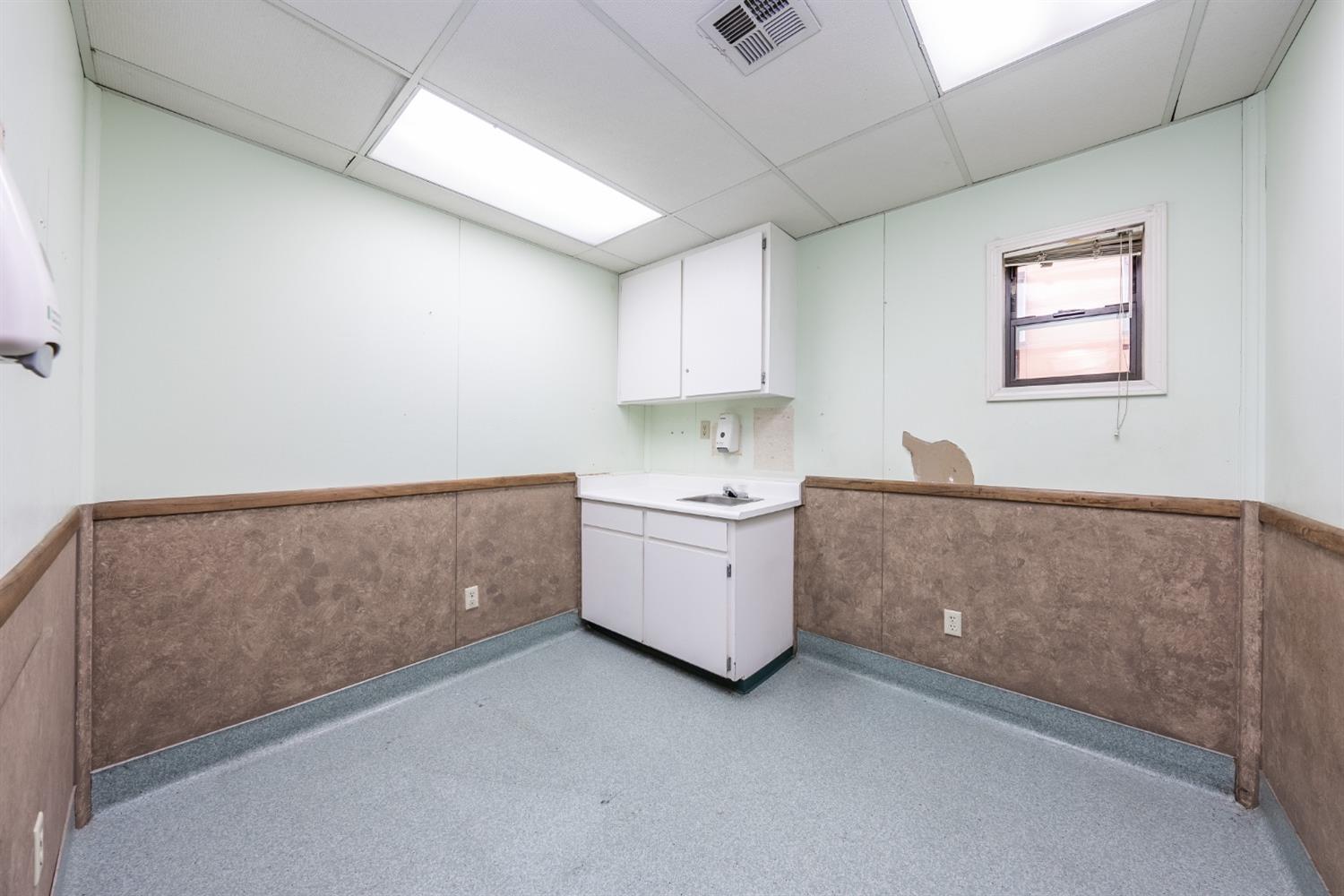 927 O St, Firebaugh, CA 93622