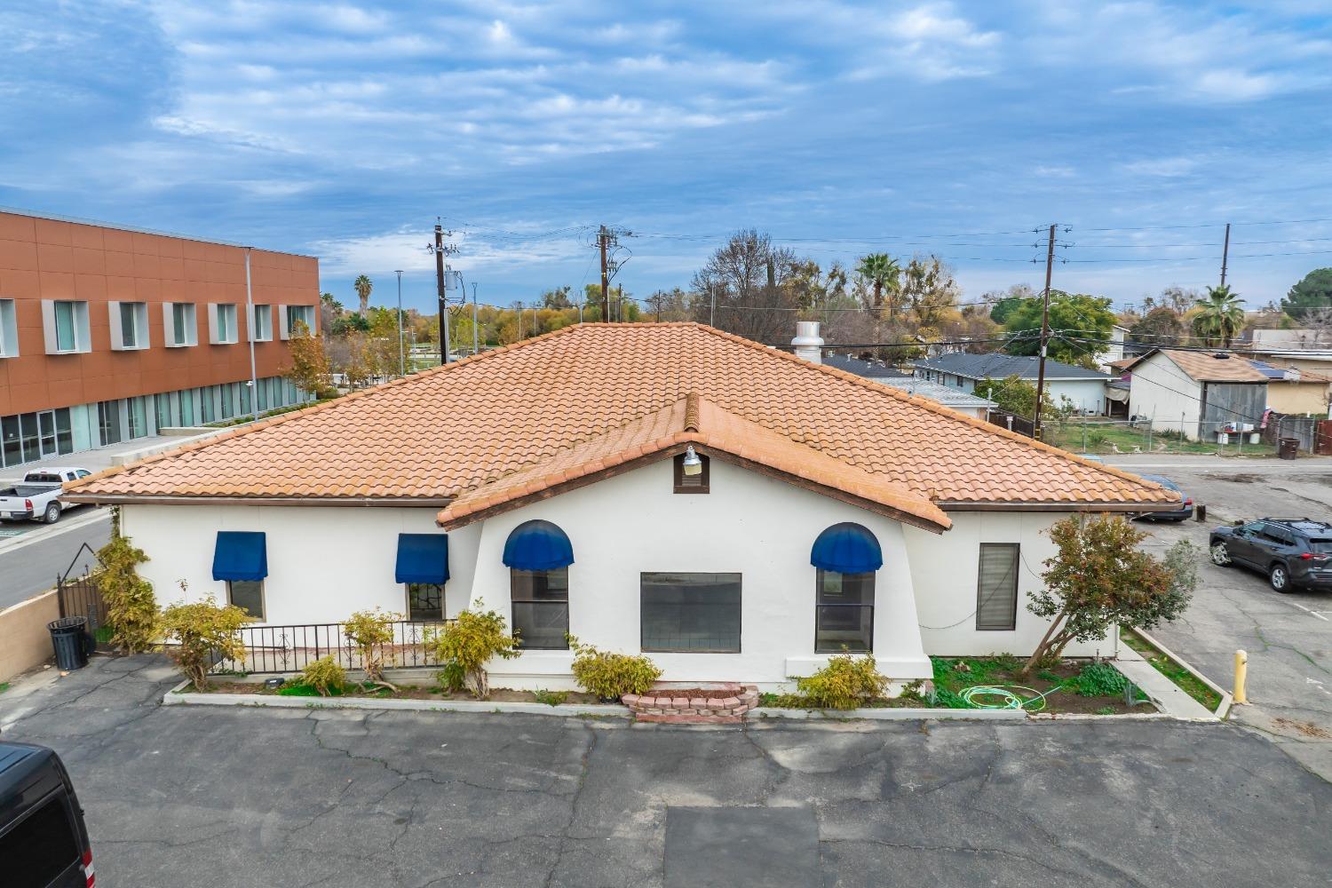 927 O St, Firebaugh, CA 93622