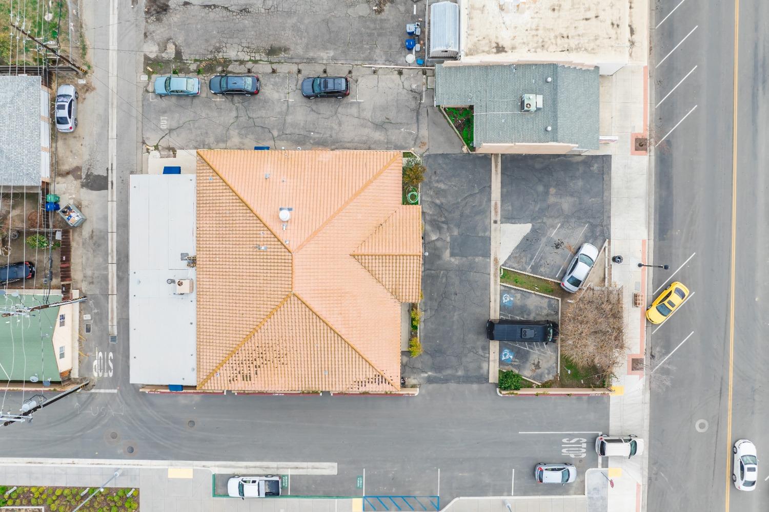 927 O St, Firebaugh, CA 93622