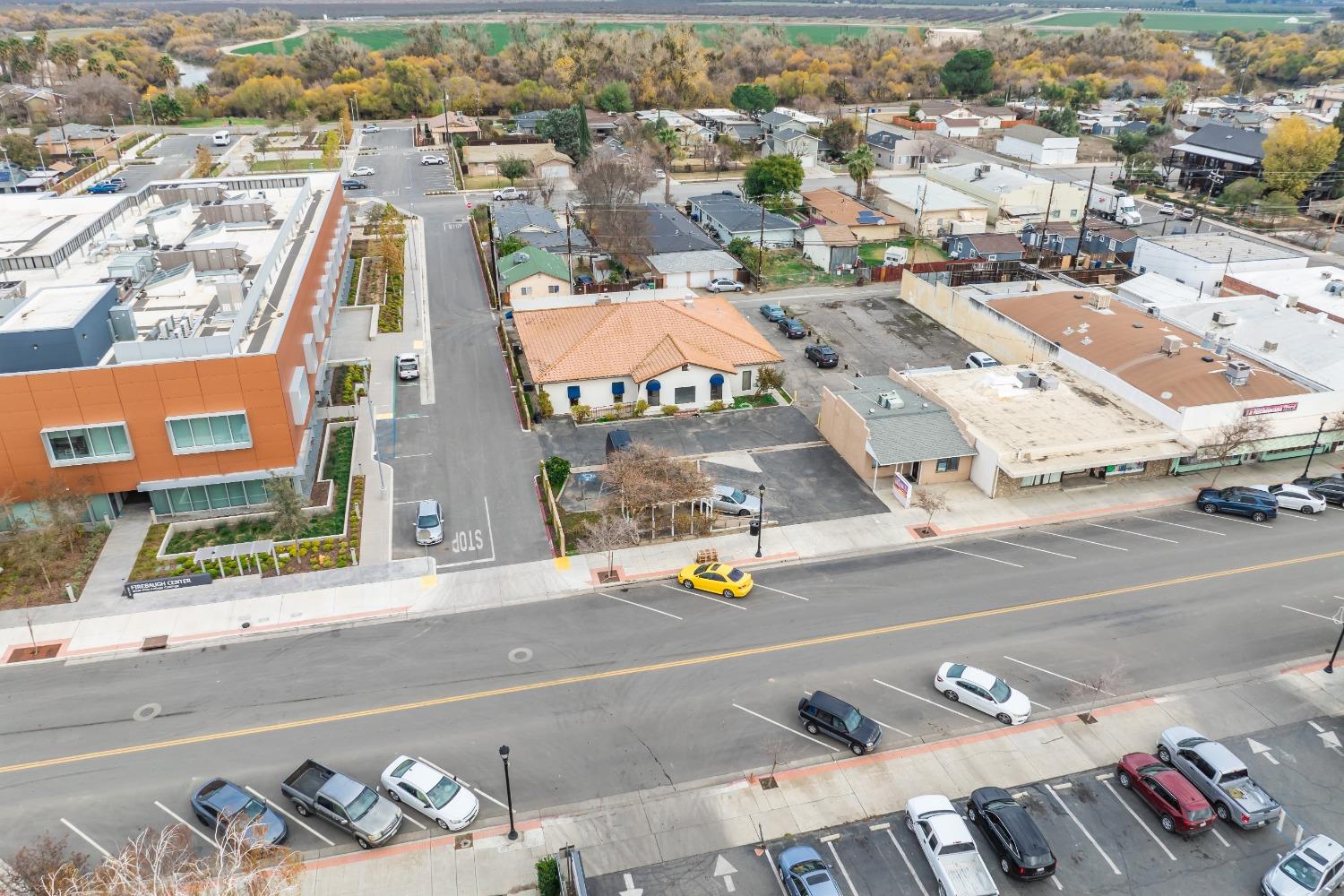 927 O St, Firebaugh, CA 93622