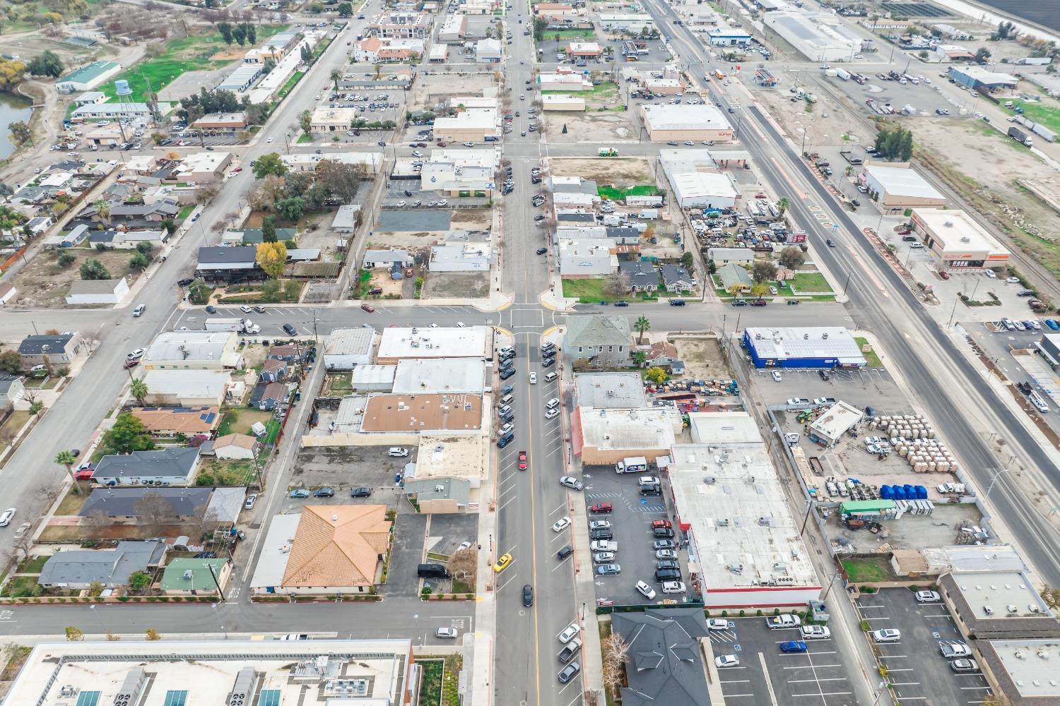 927 O St, Firebaugh, CA 93622