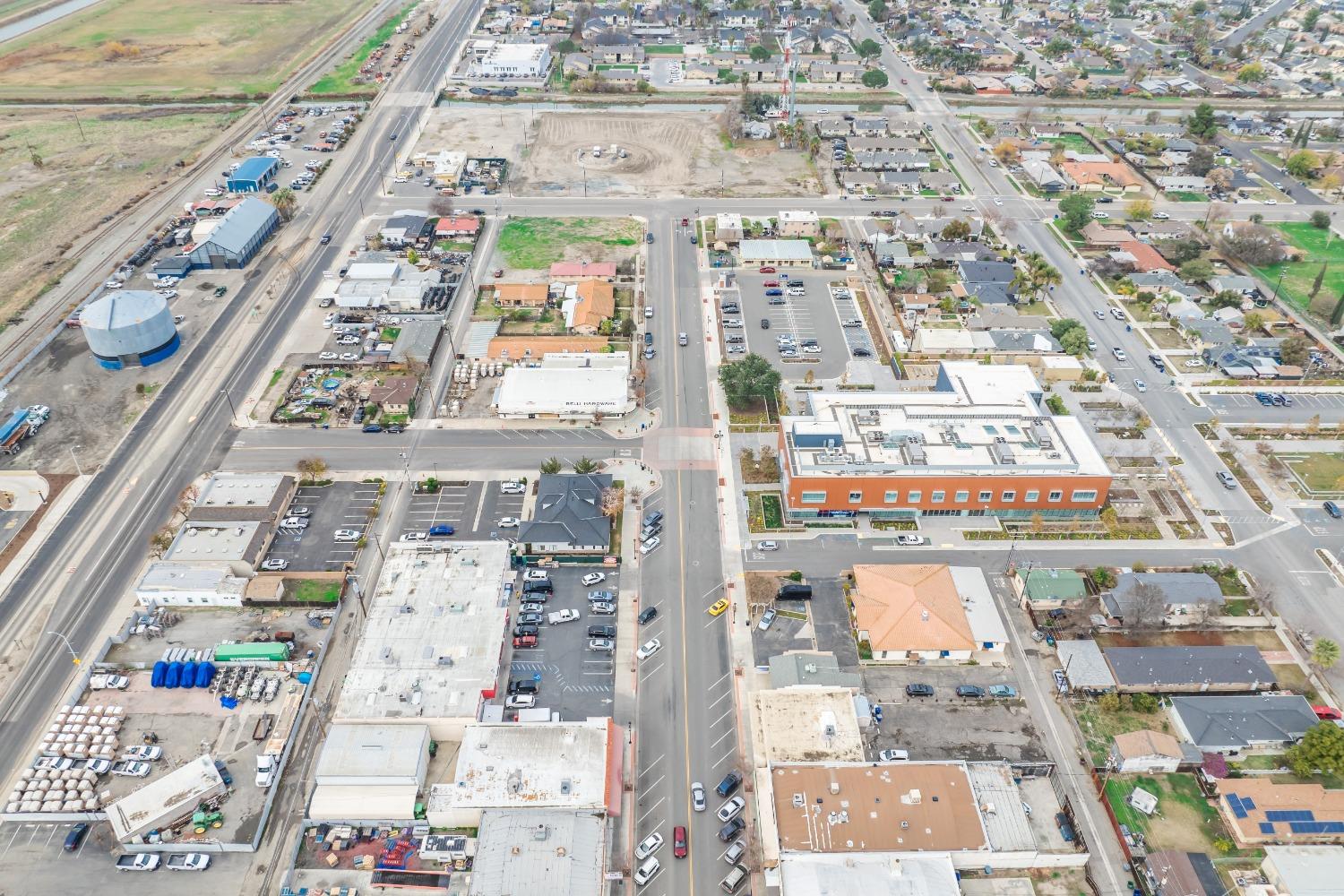 927 O St, Firebaugh, CA 93622