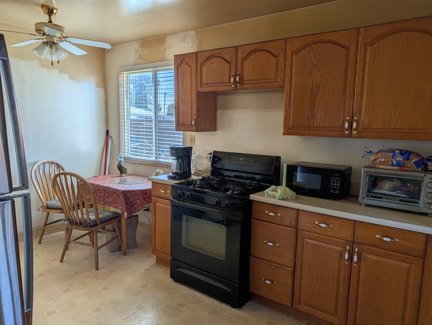 4591 N Angus St, Fresno, CA 93726