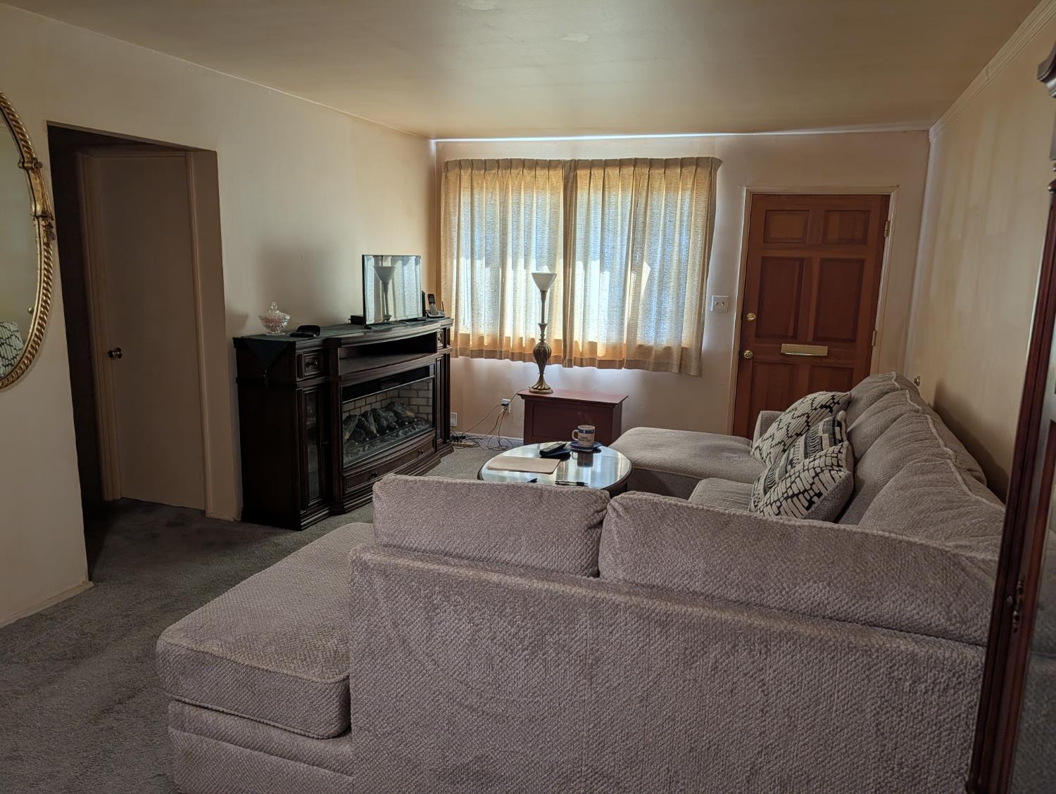 4591 N Angus St, Fresno, CA 93726