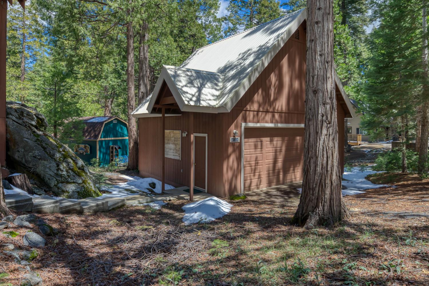 41336 Timber Dr, Shaver Lake, CA 93664