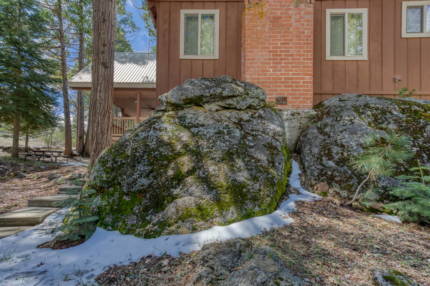 41336 Timber Dr, Shaver Lake, CA 93664