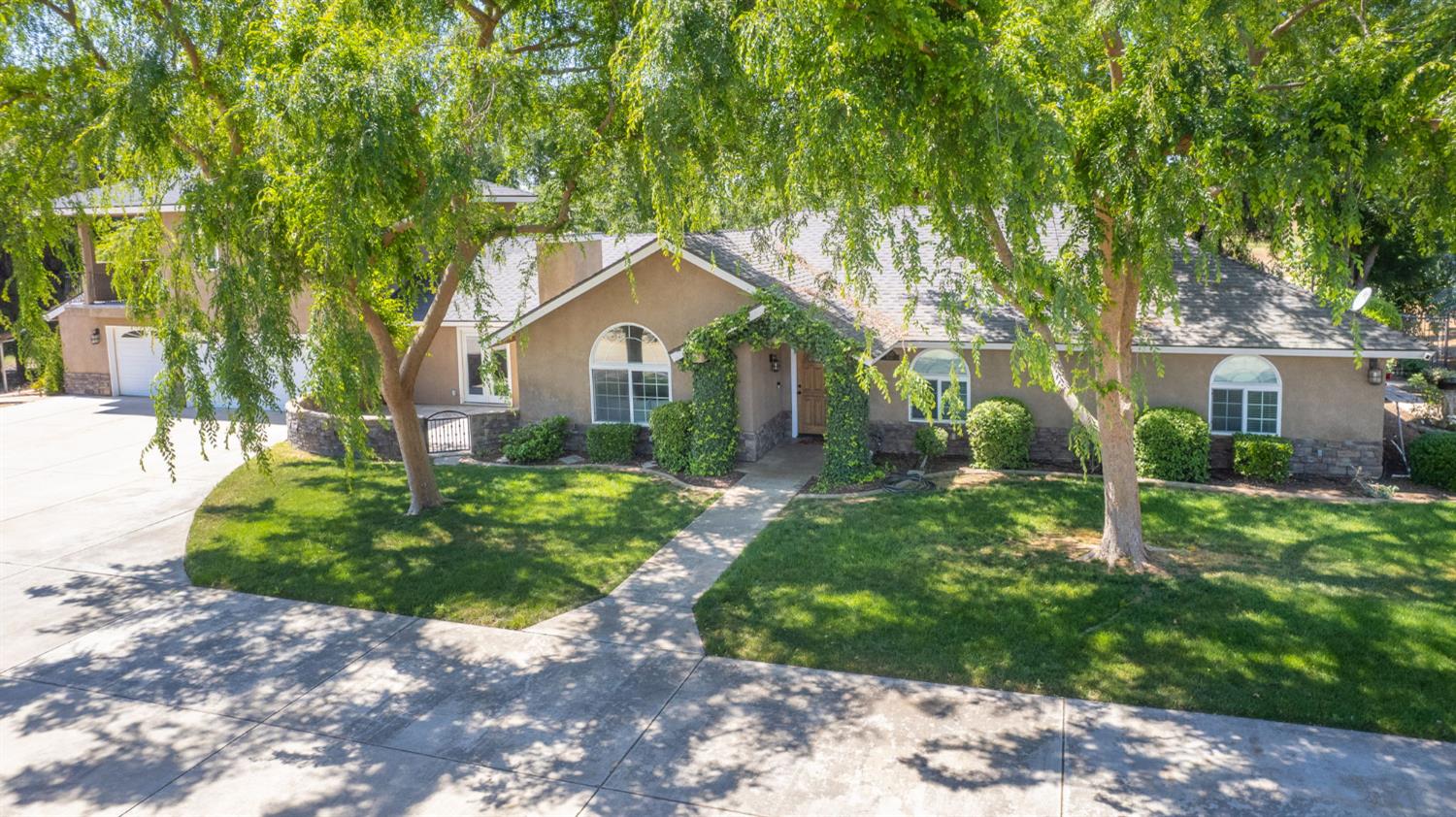 6345 N Bethel Ave, Clovis, CA 93619